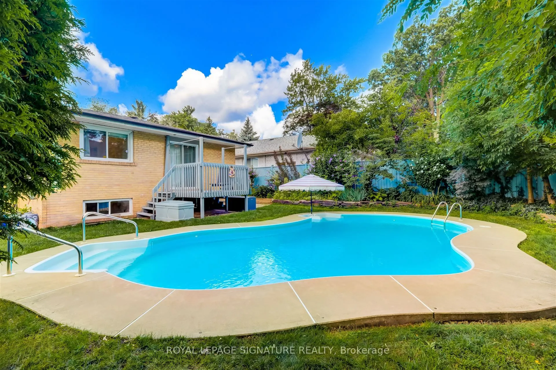 3157 The Credit Woodlands