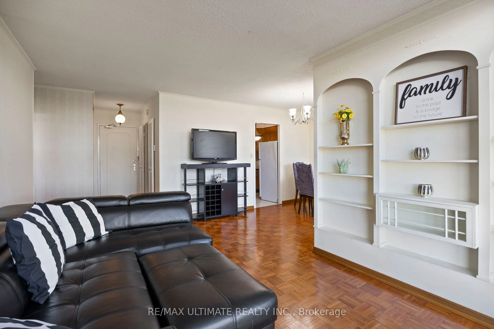 345 Driftwood Avenue, #606