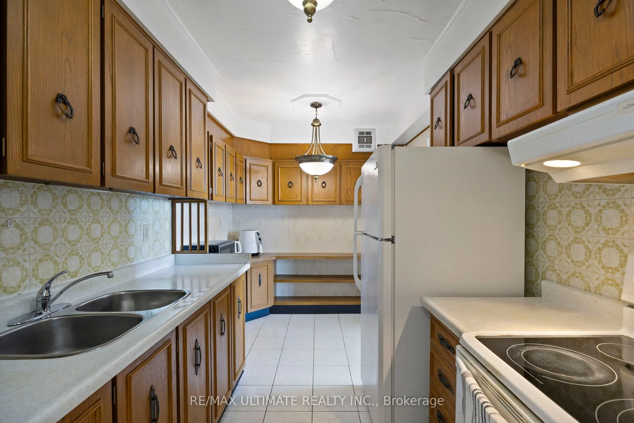 345 Driftwood Avenue, #606