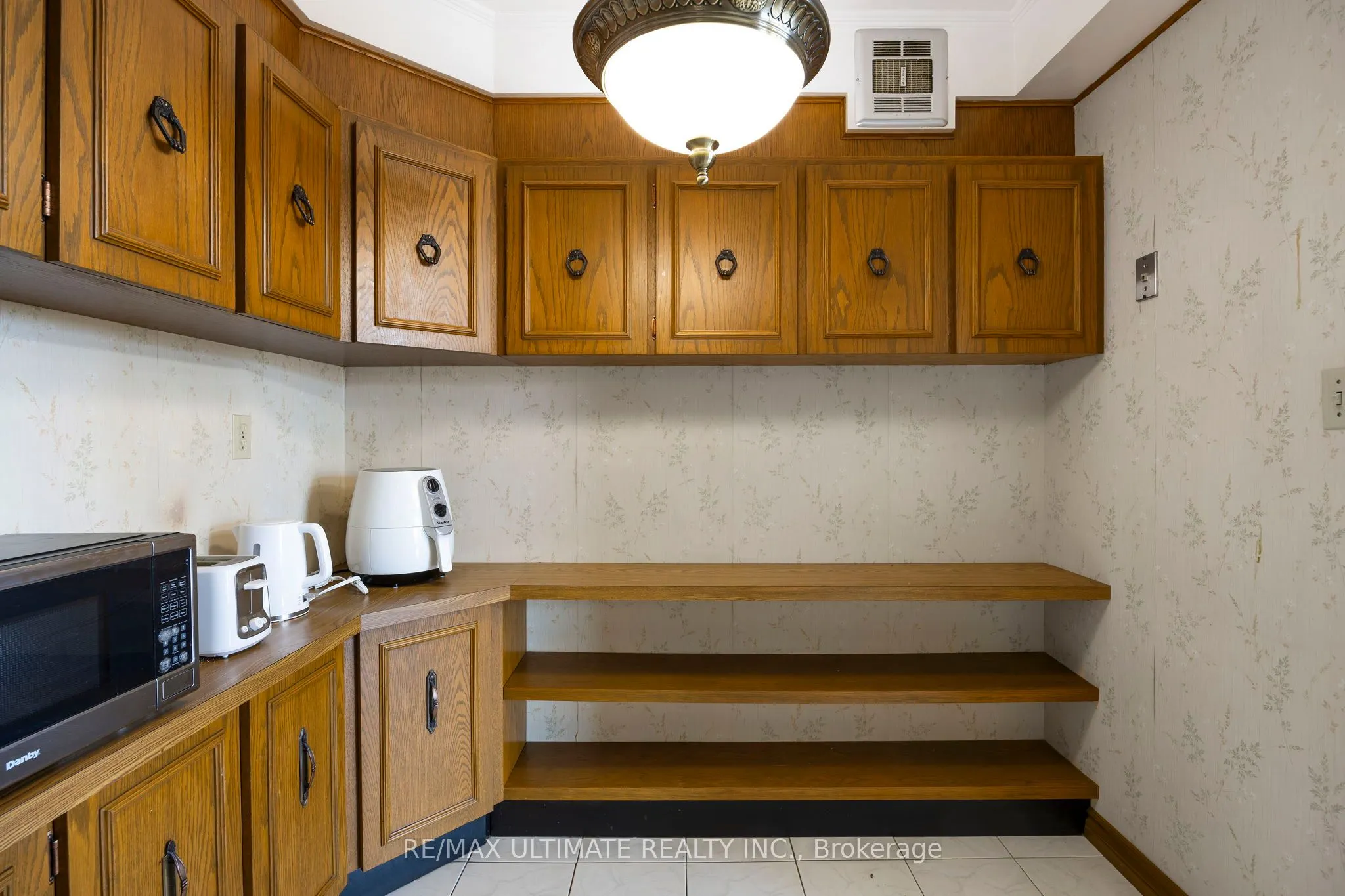 345 Driftwood Avenue, #606