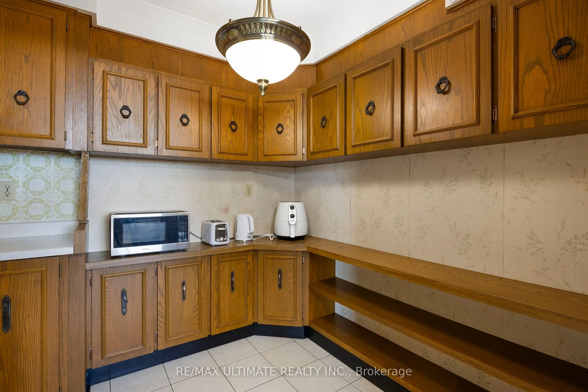 345 Driftwood Avenue, #606