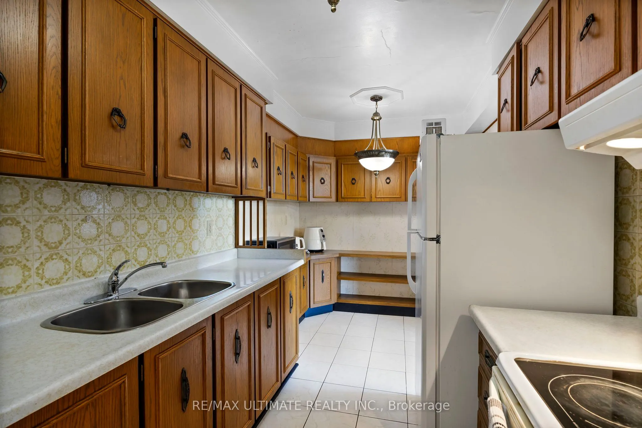 345 Driftwood Avenue, #606