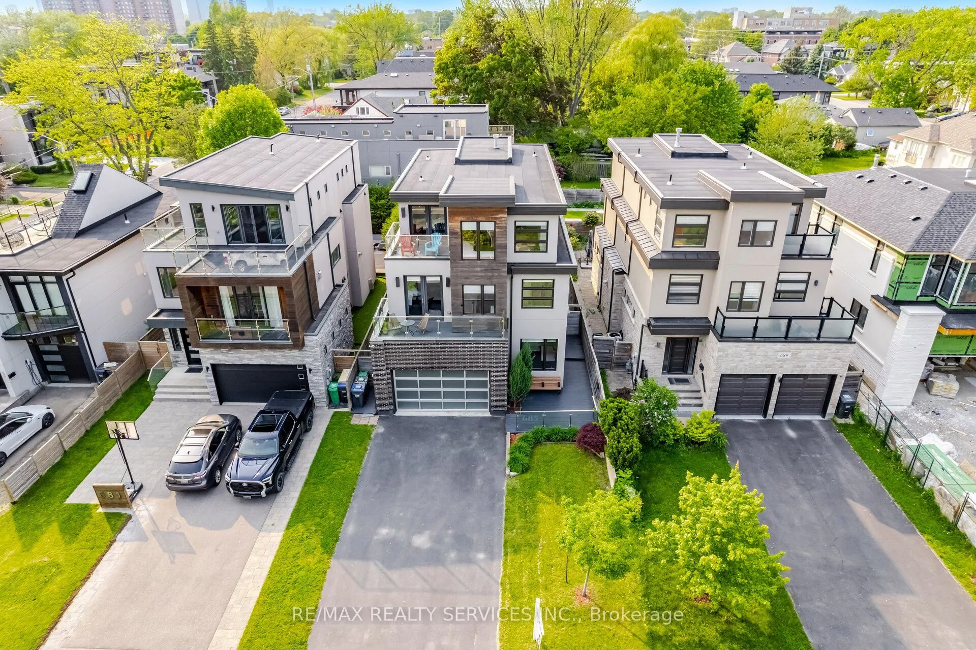 685 Montbeck Crescent