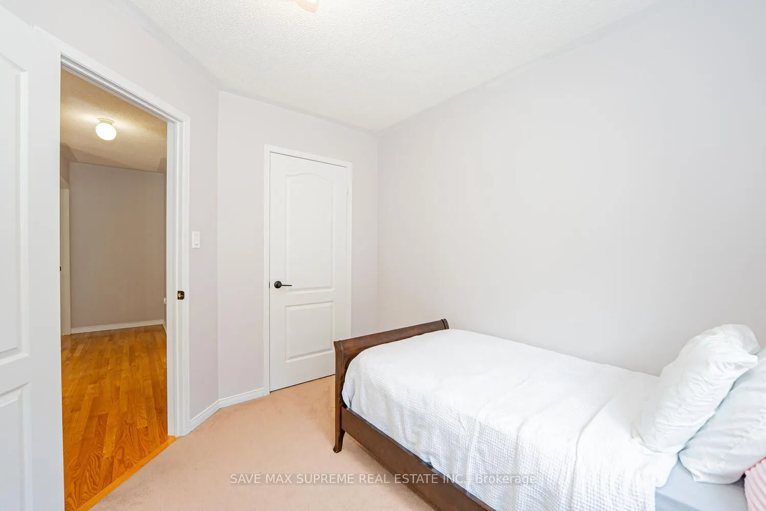 24 Silver Egret Road