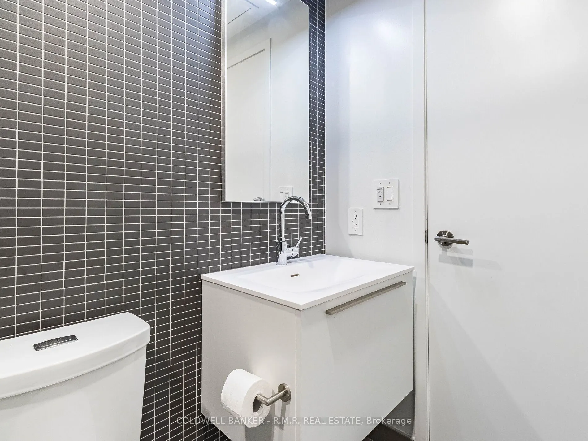 2720 Dundas Street W, #703