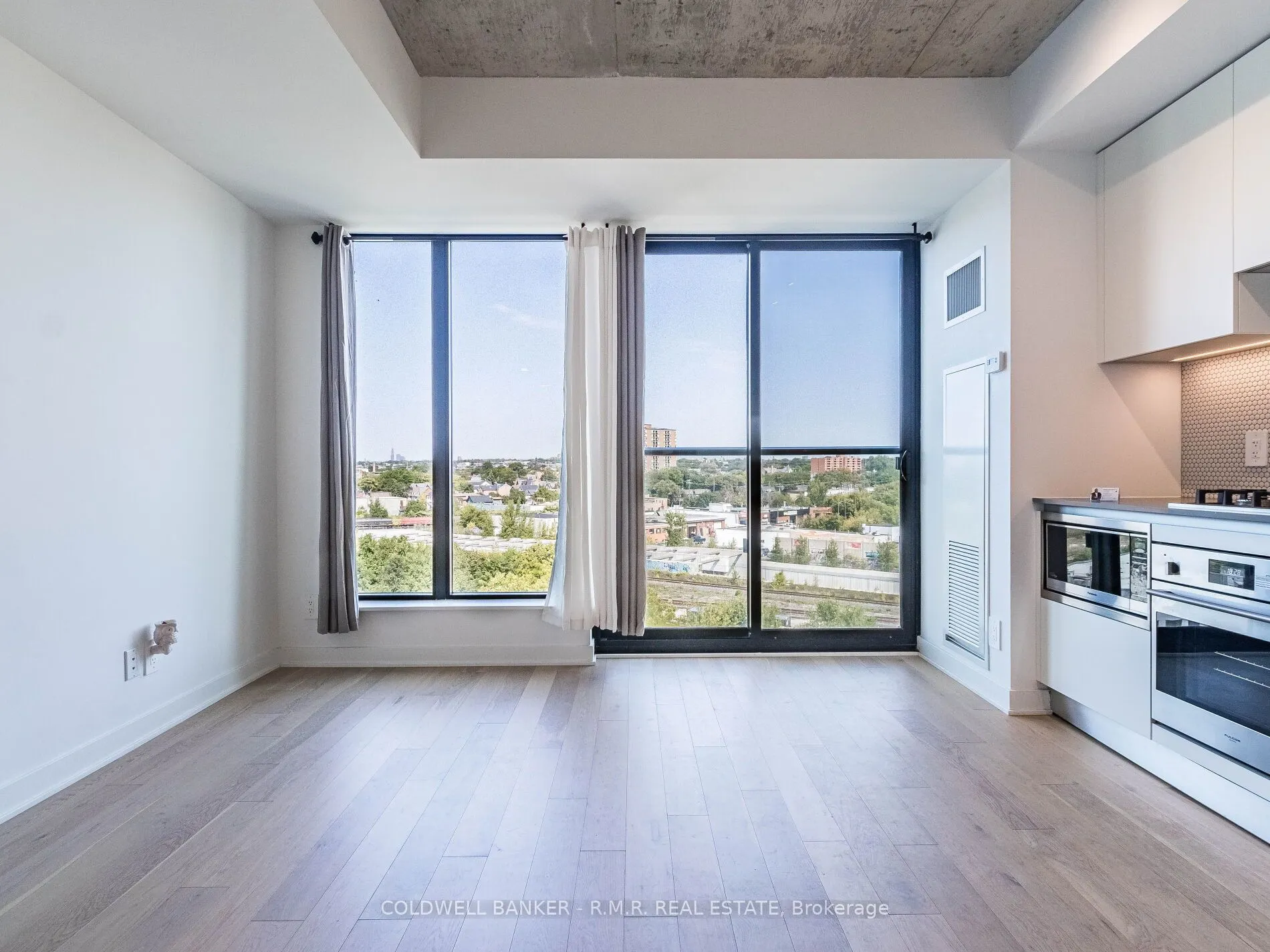 2720 Dundas Street W, #703