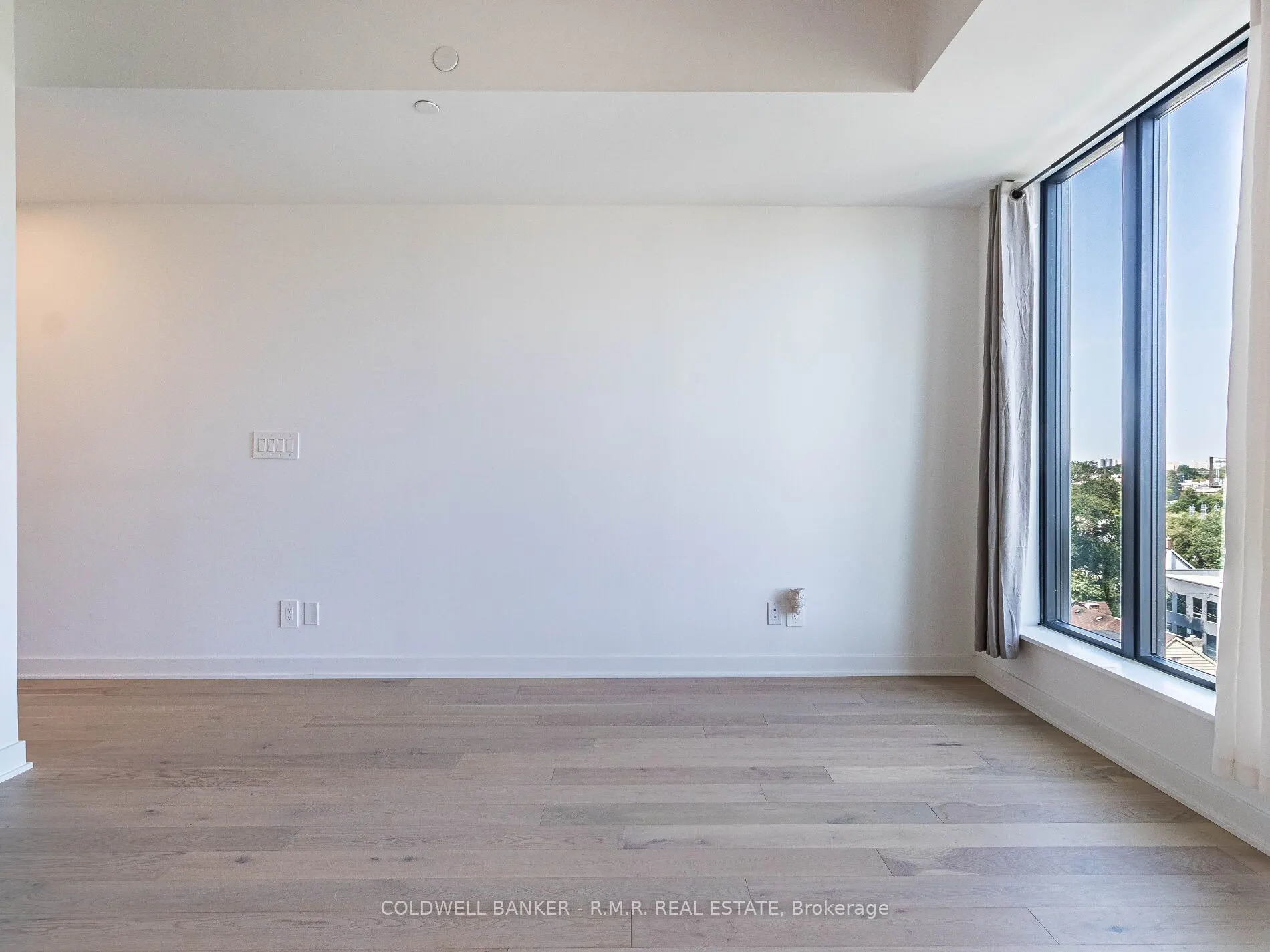 2720 Dundas Street W, #703