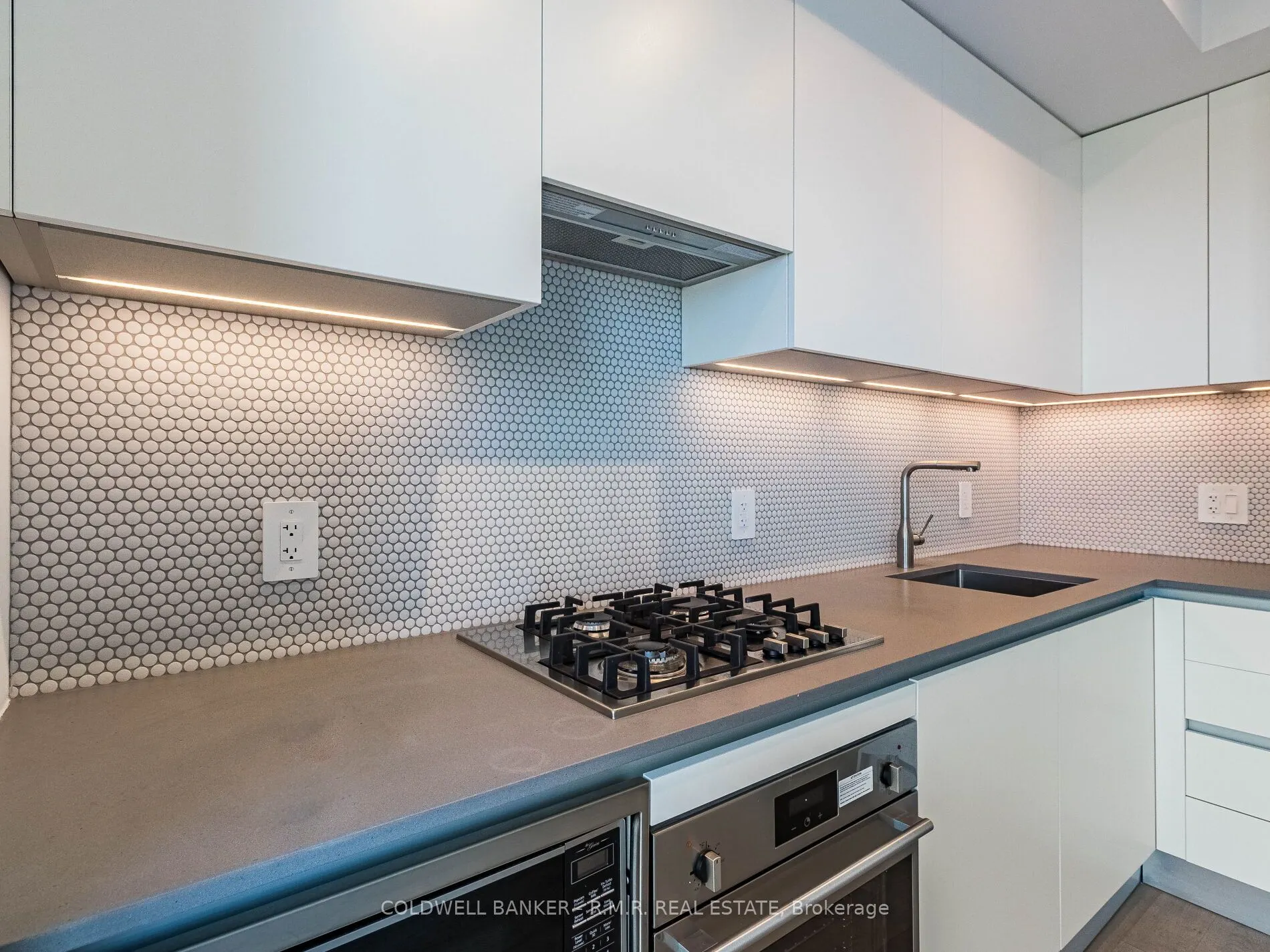 2720 Dundas Street W, #703
