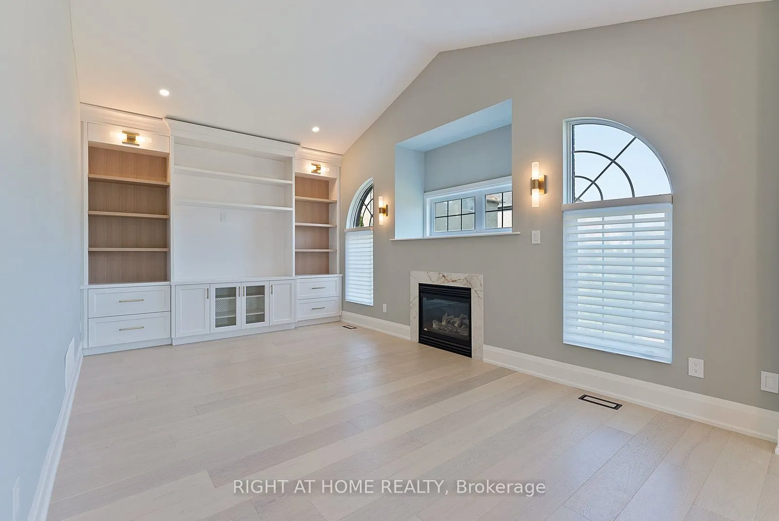 10 RIVERWOOD Terrace