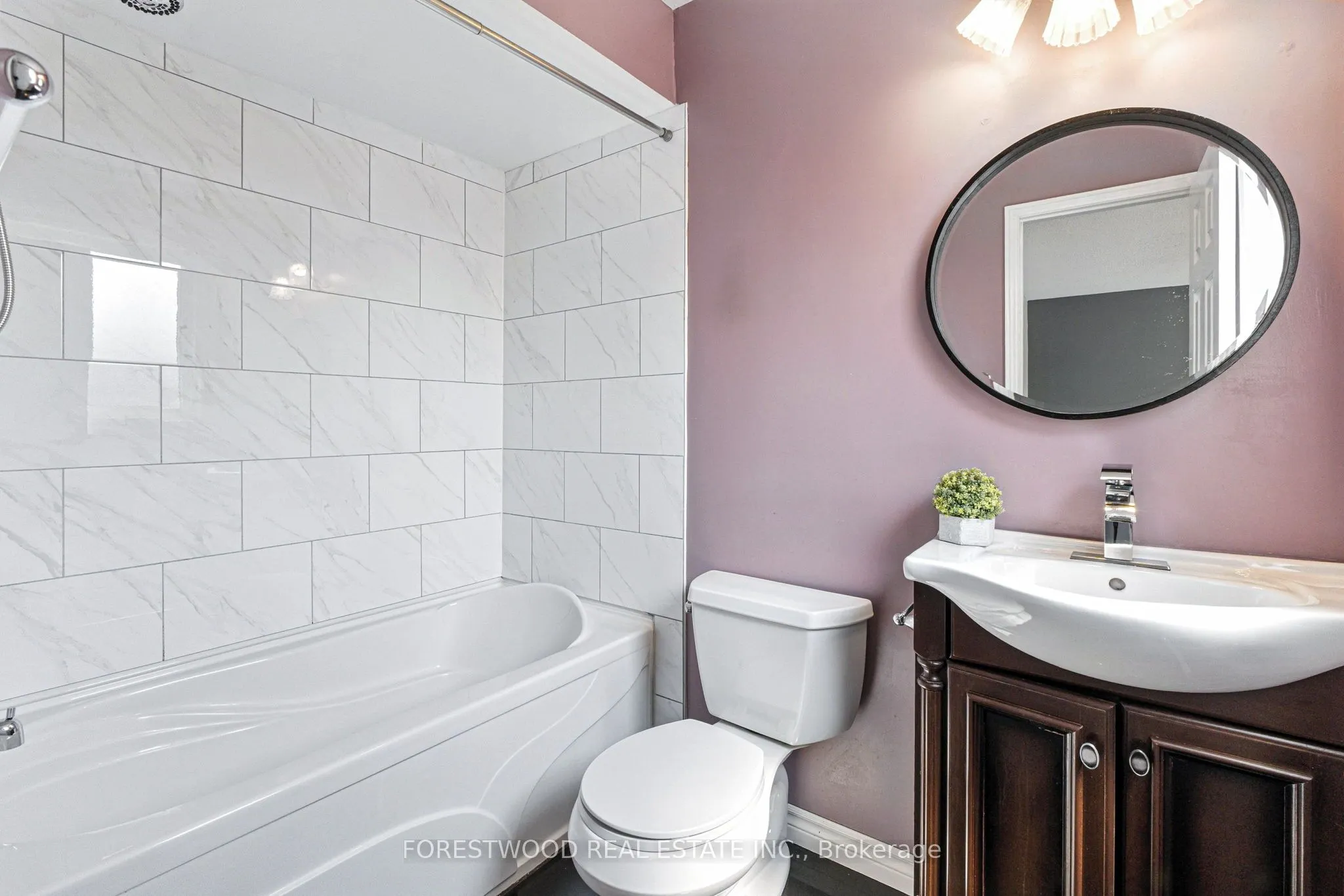 1619 Dewberry Crescent