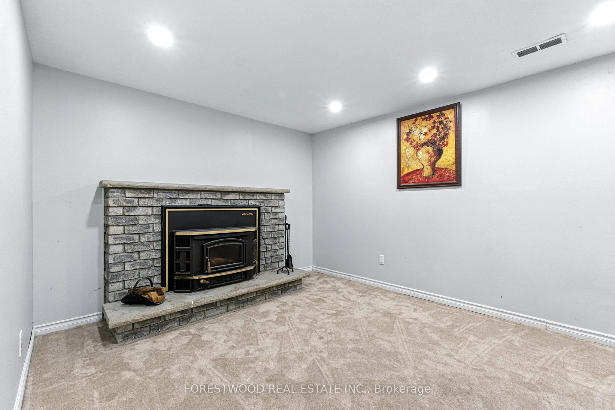 1619 Dewberry Crescent
