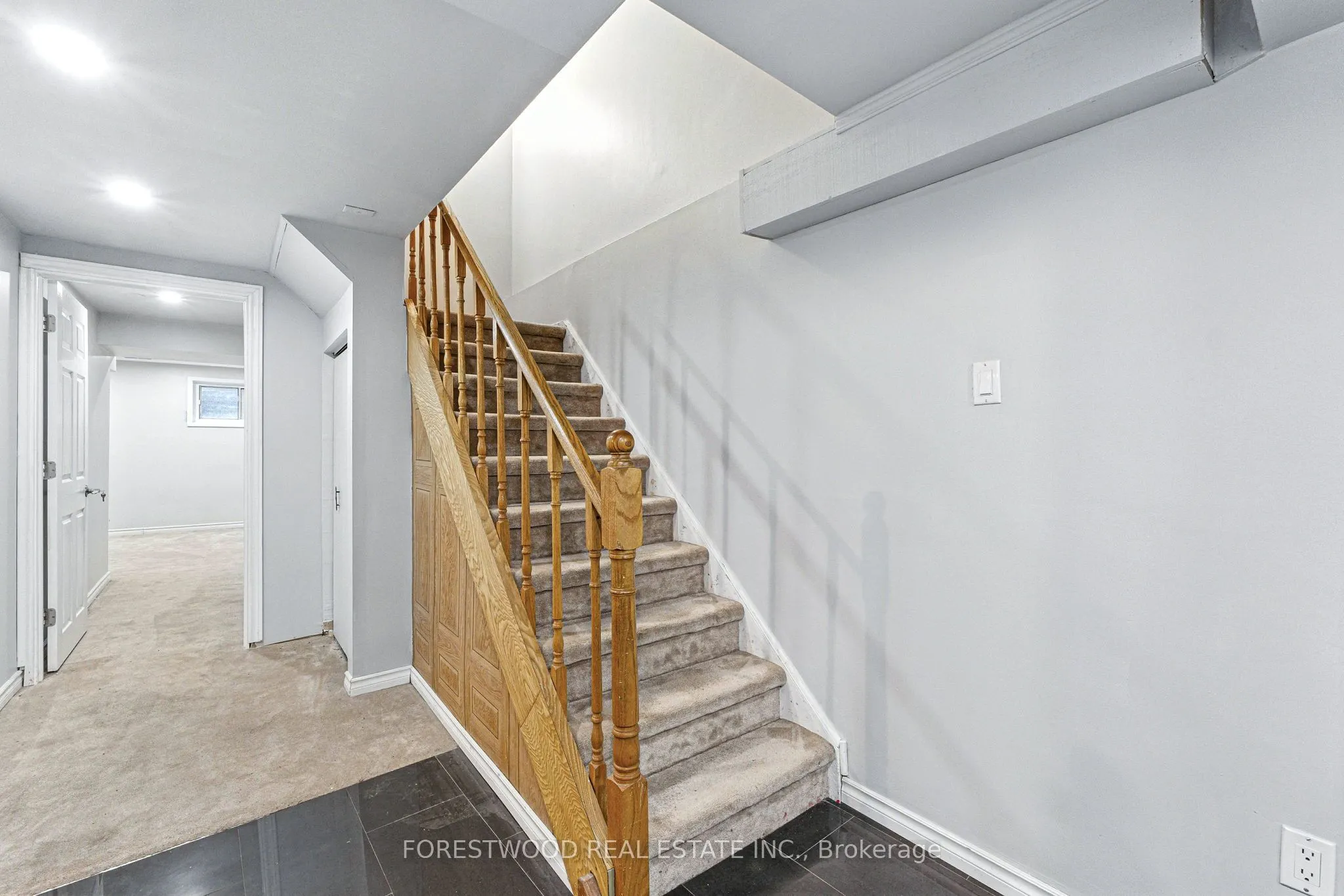 1619 Dewberry Crescent