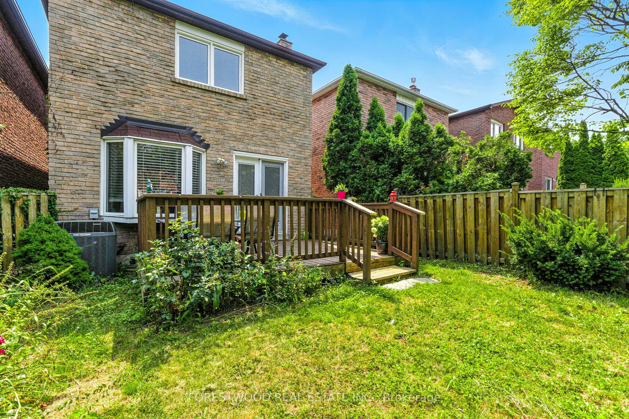 1619 Dewberry Crescent