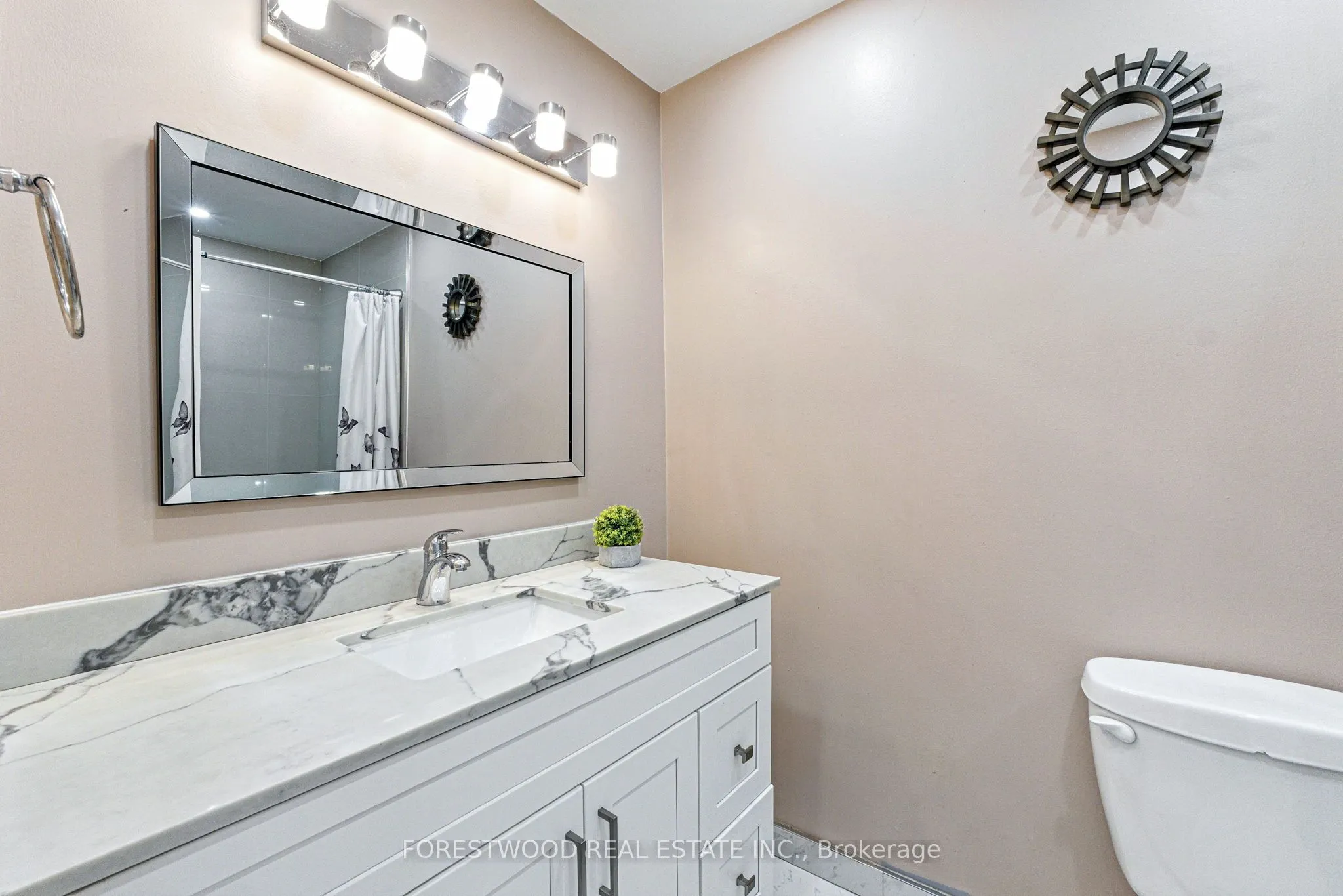 1619 Dewberry Crescent