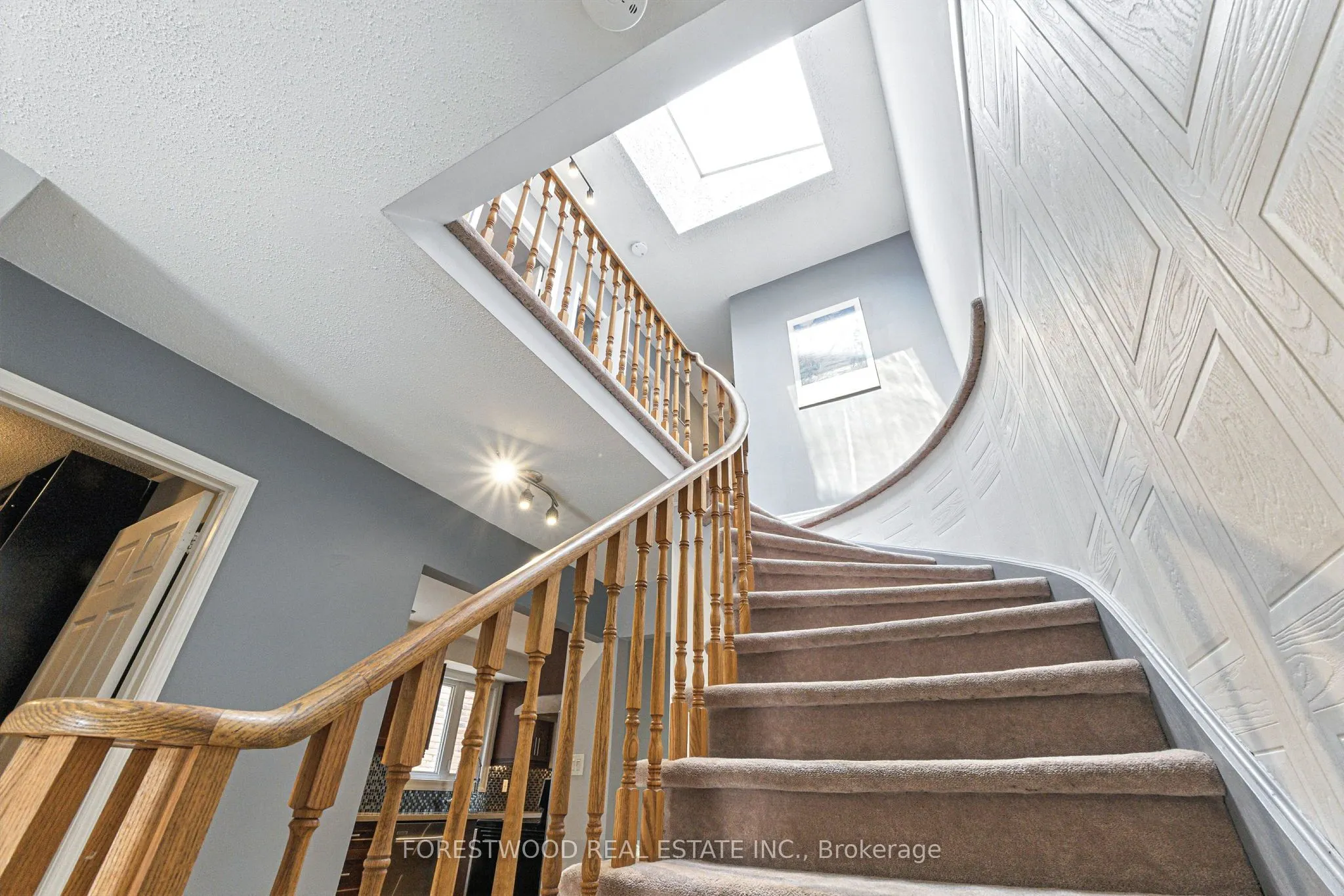 1619 Dewberry Crescent