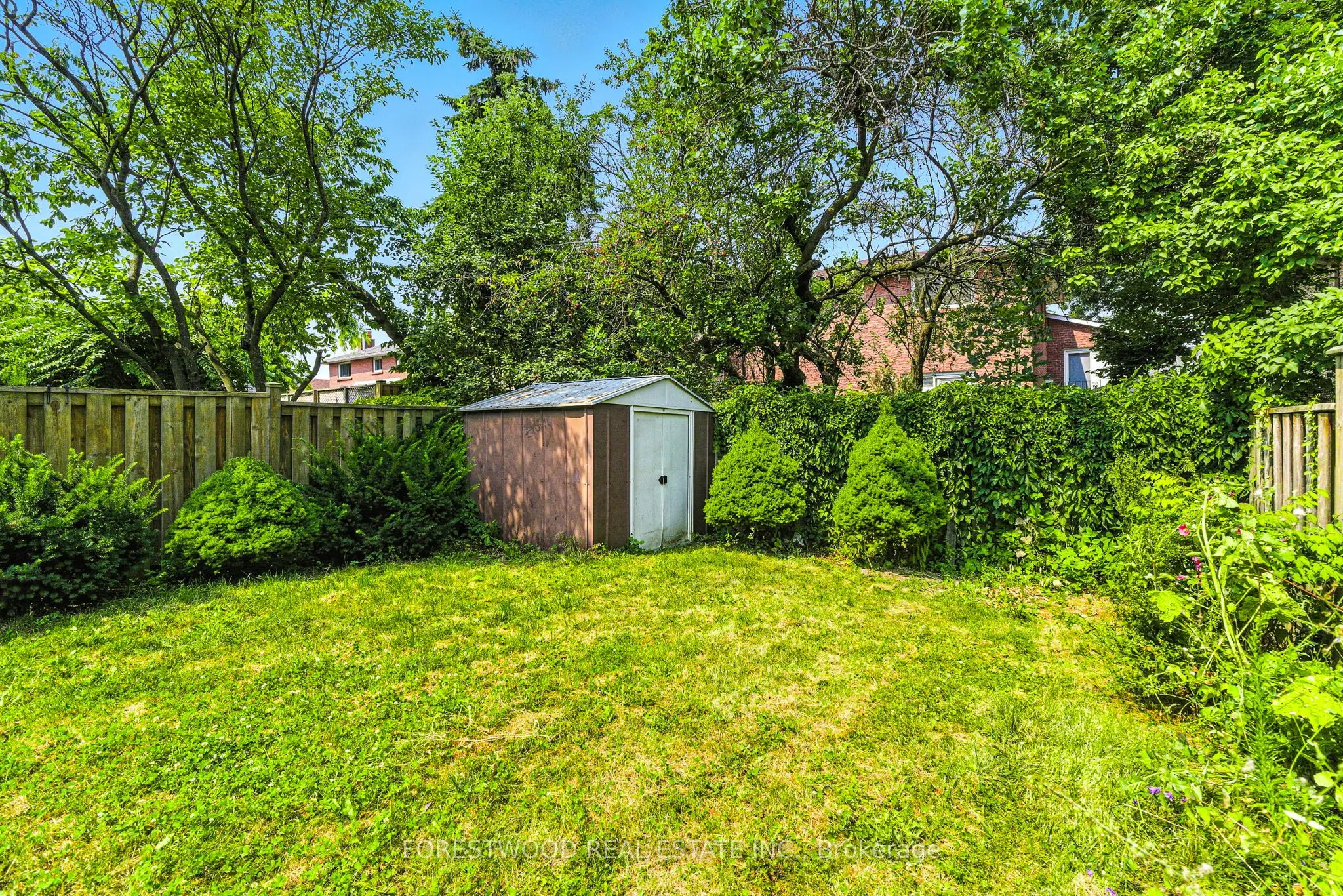 1619 Dewberry Crescent