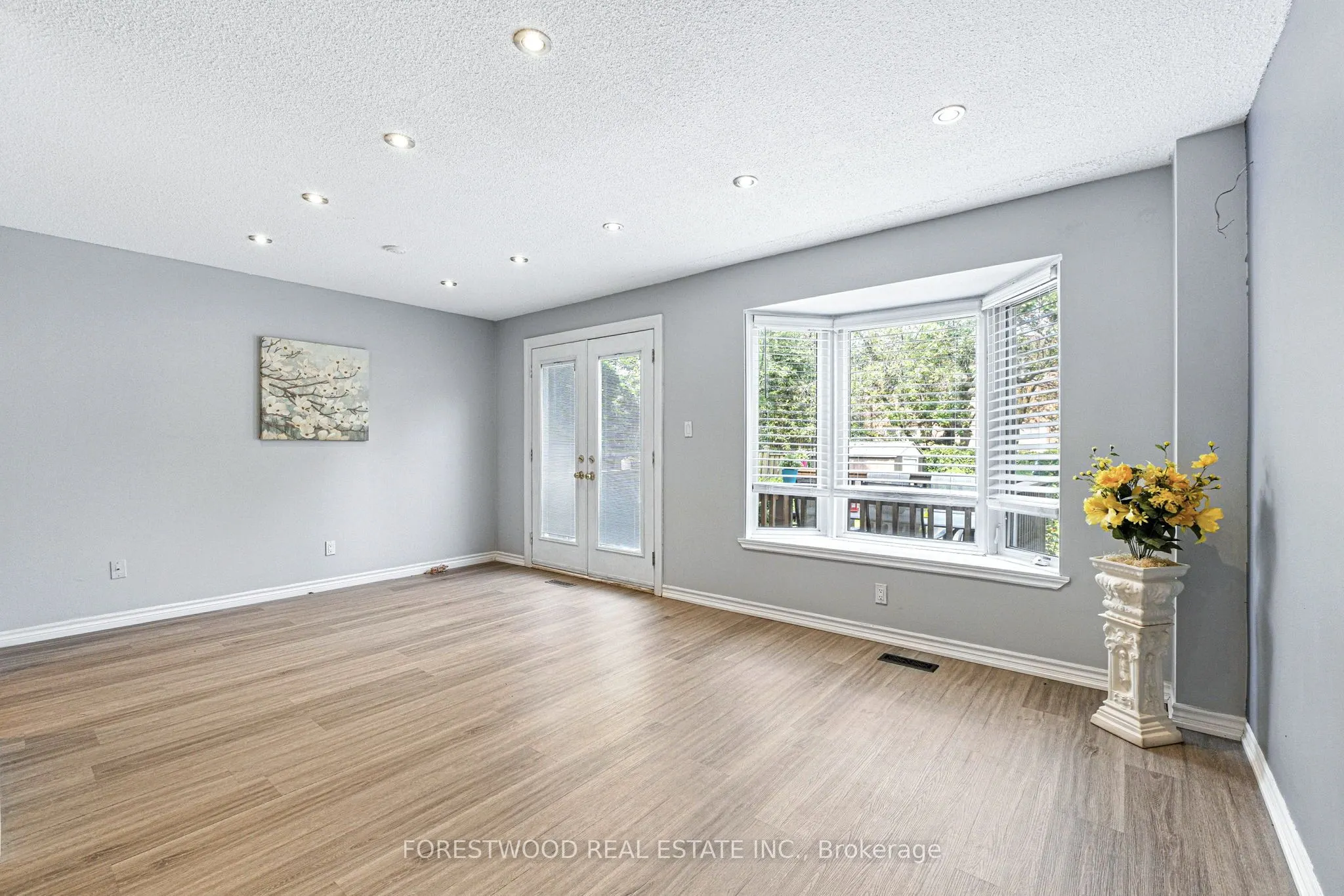 1619 Dewberry Crescent