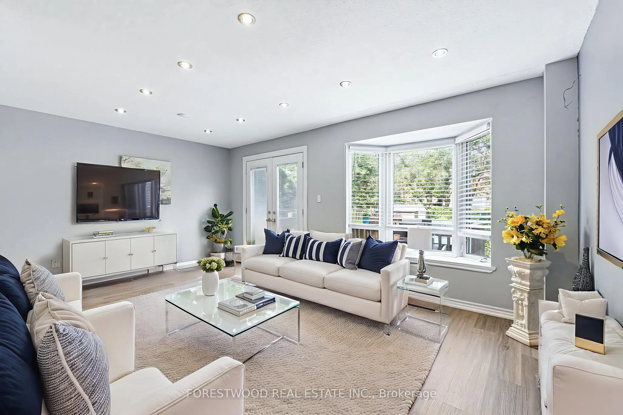 1619 Dewberry Crescent
