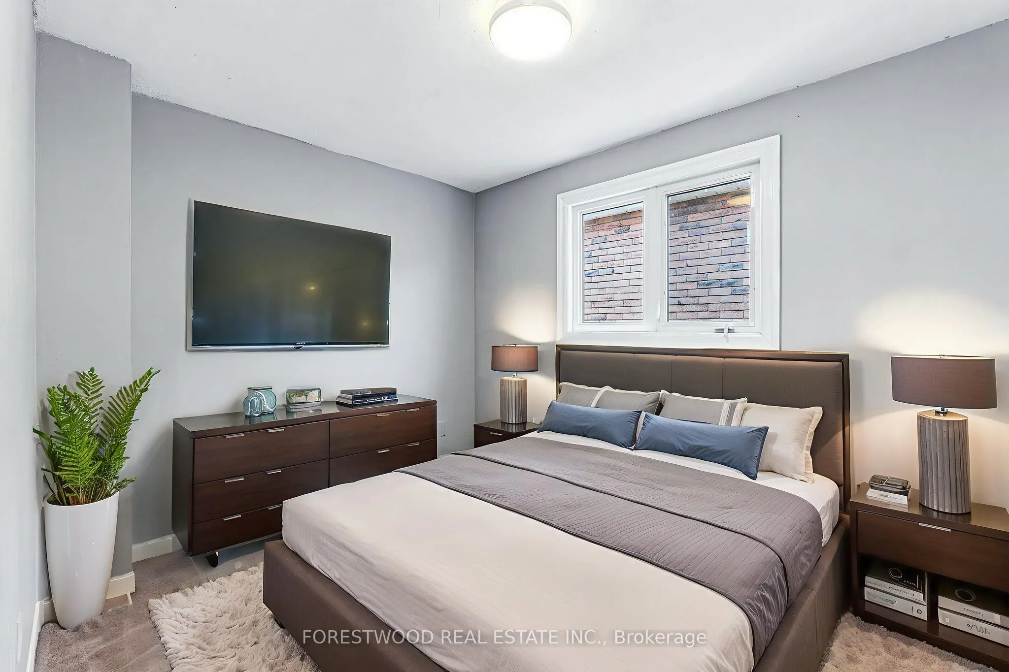 1619 Dewberry Crescent