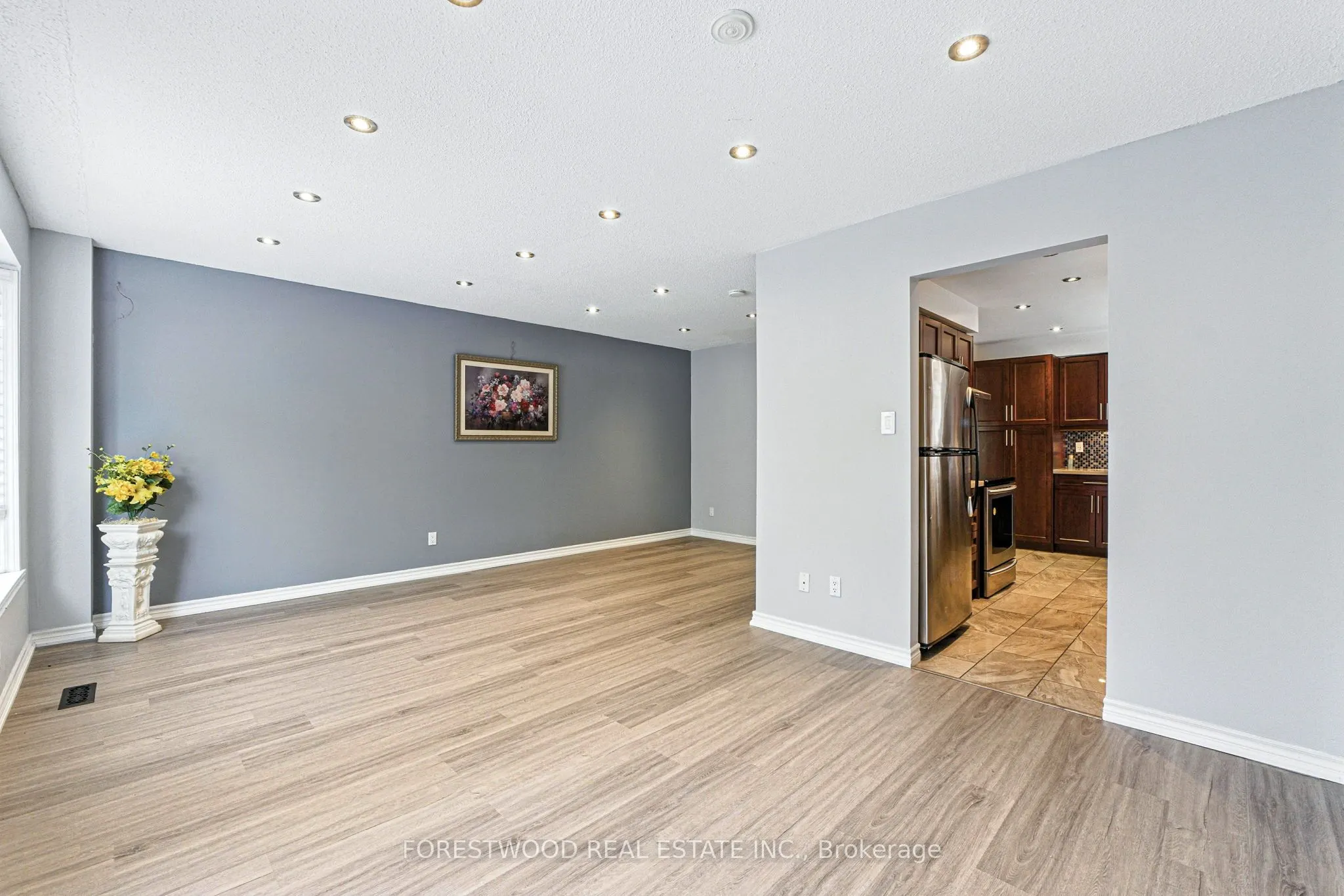 1619 Dewberry Crescent