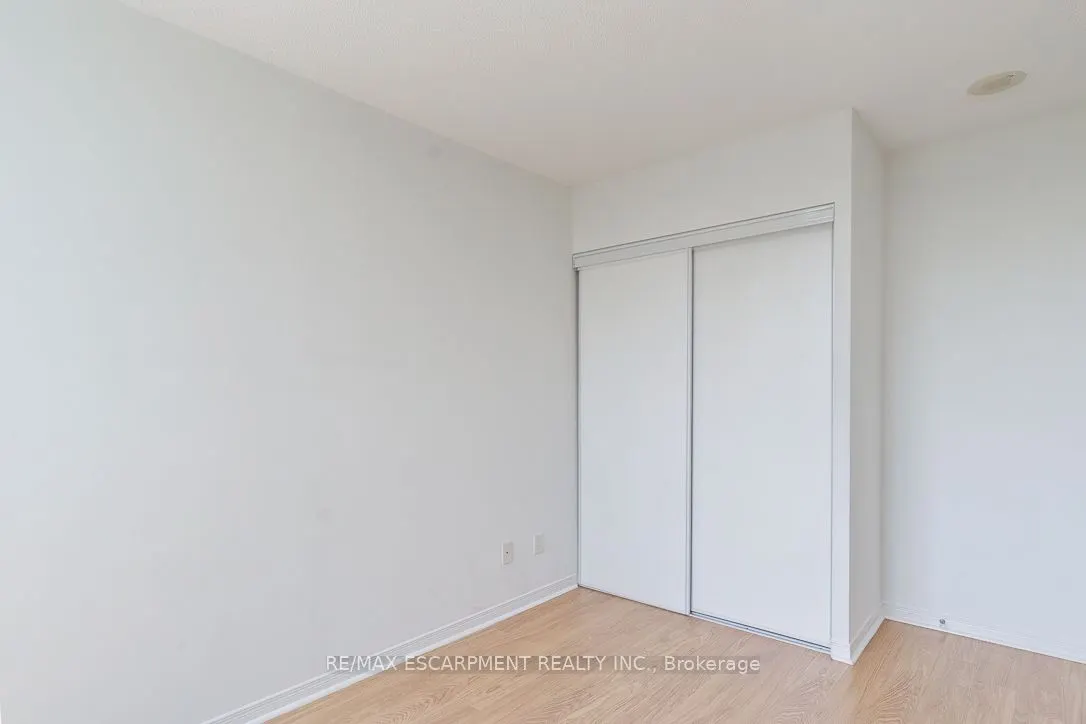 4900 Glen Erin Drive, #207