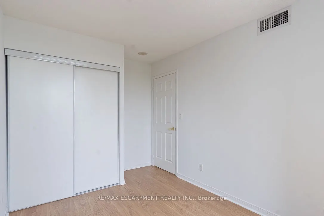 4900 Glen Erin Drive, #207