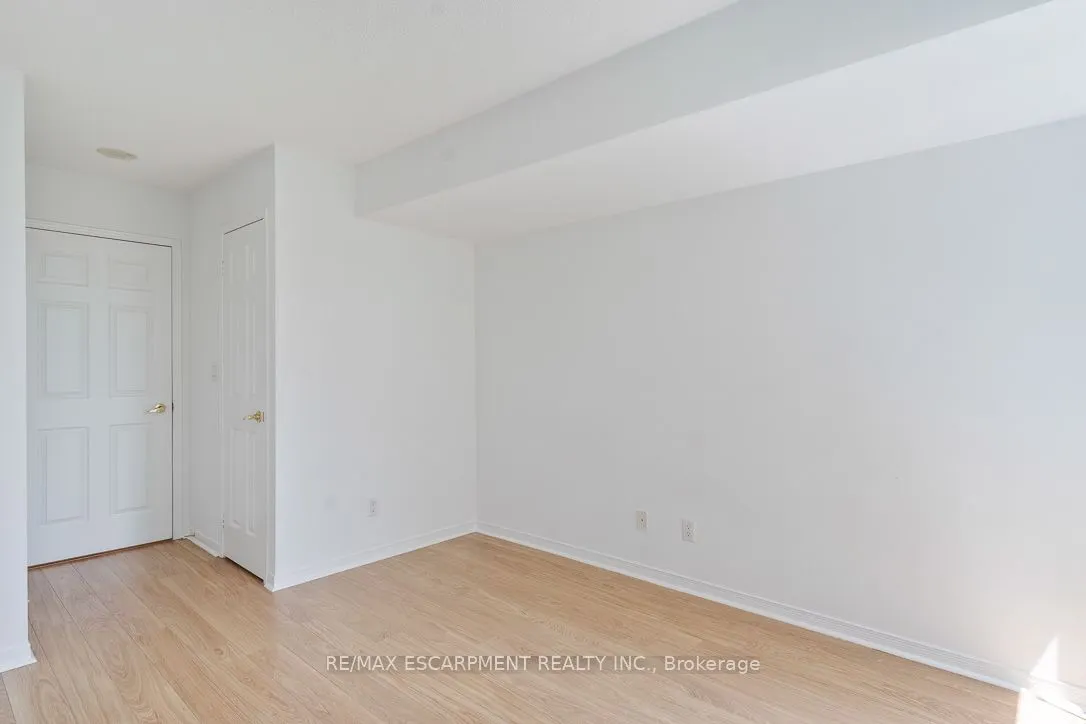 4900 Glen Erin Drive, #207