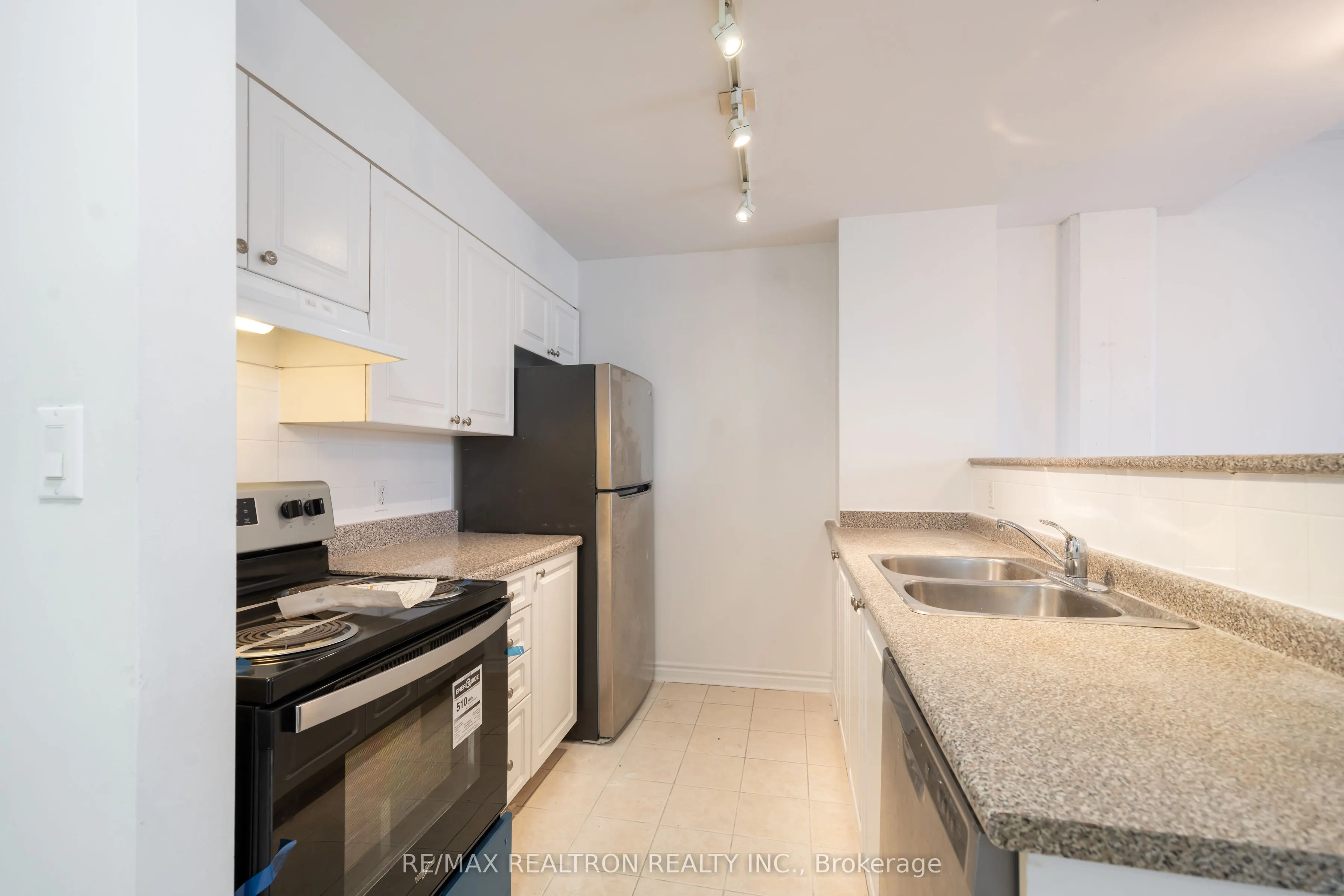 1401 Dupont Street, #524