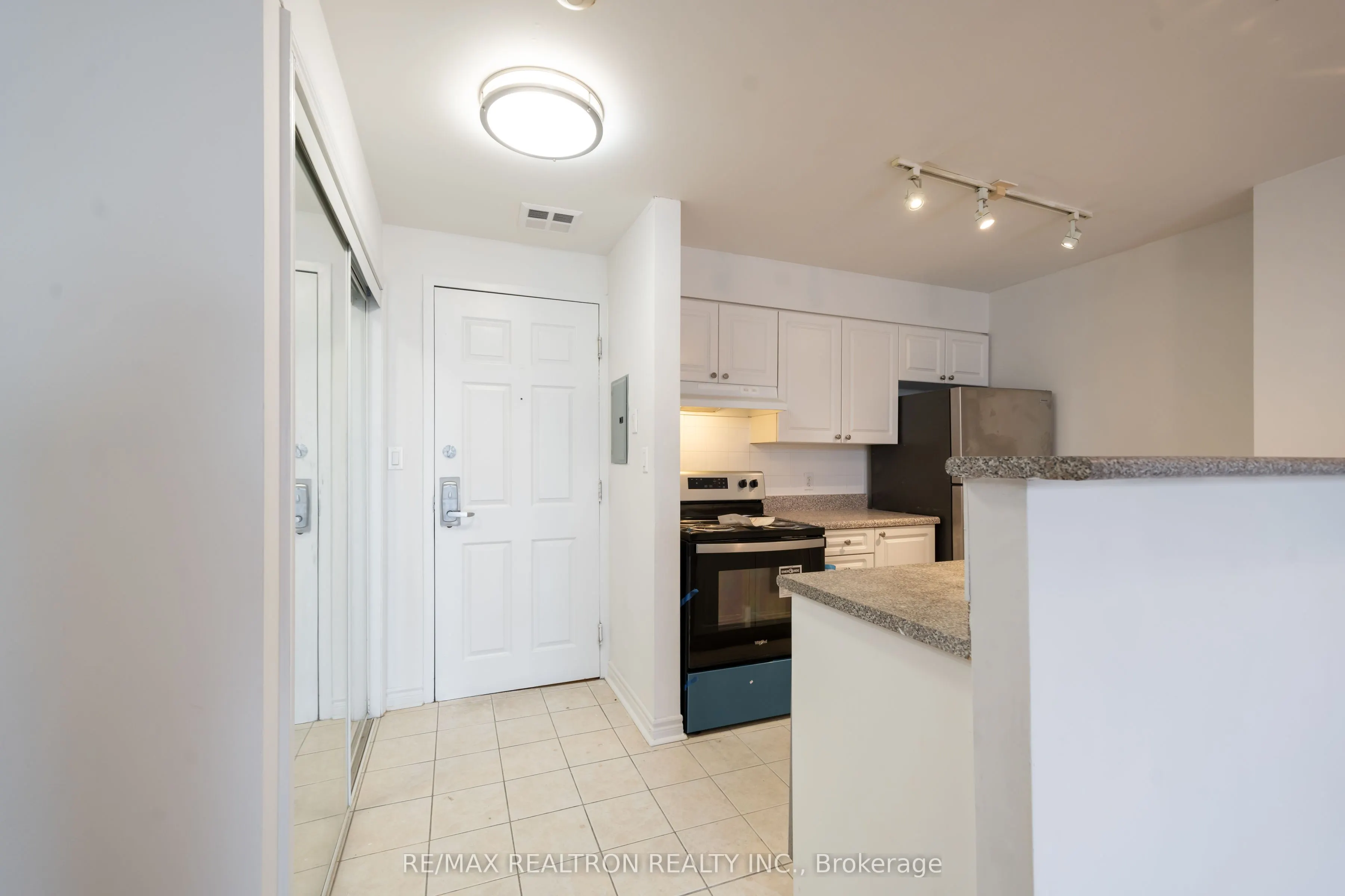 1401 Dupont Street, #524