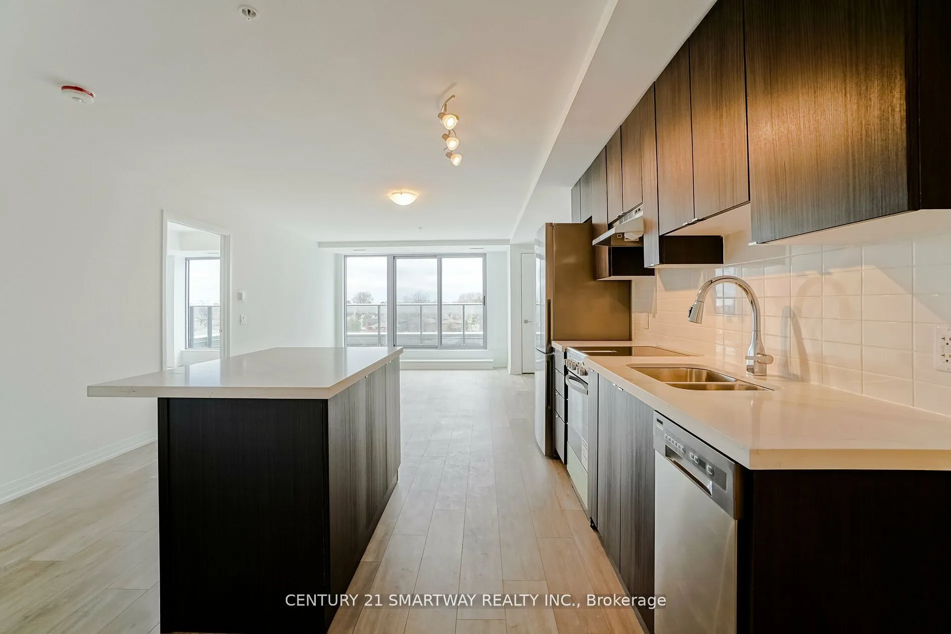 408 Browns Line, #414