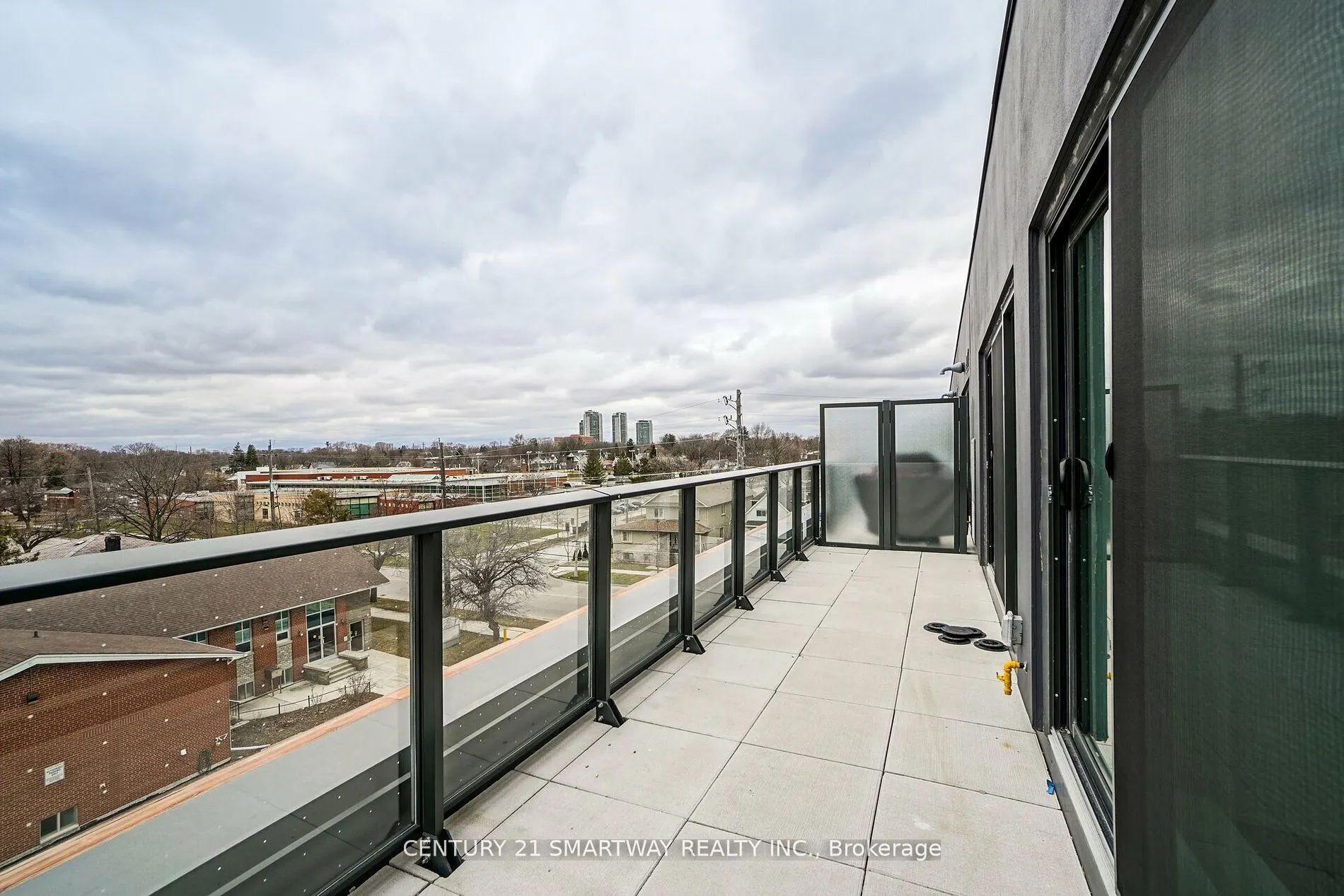 408 Browns Line, #414