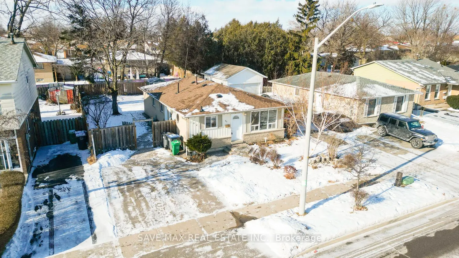 102 SUTHERLAND Avenue