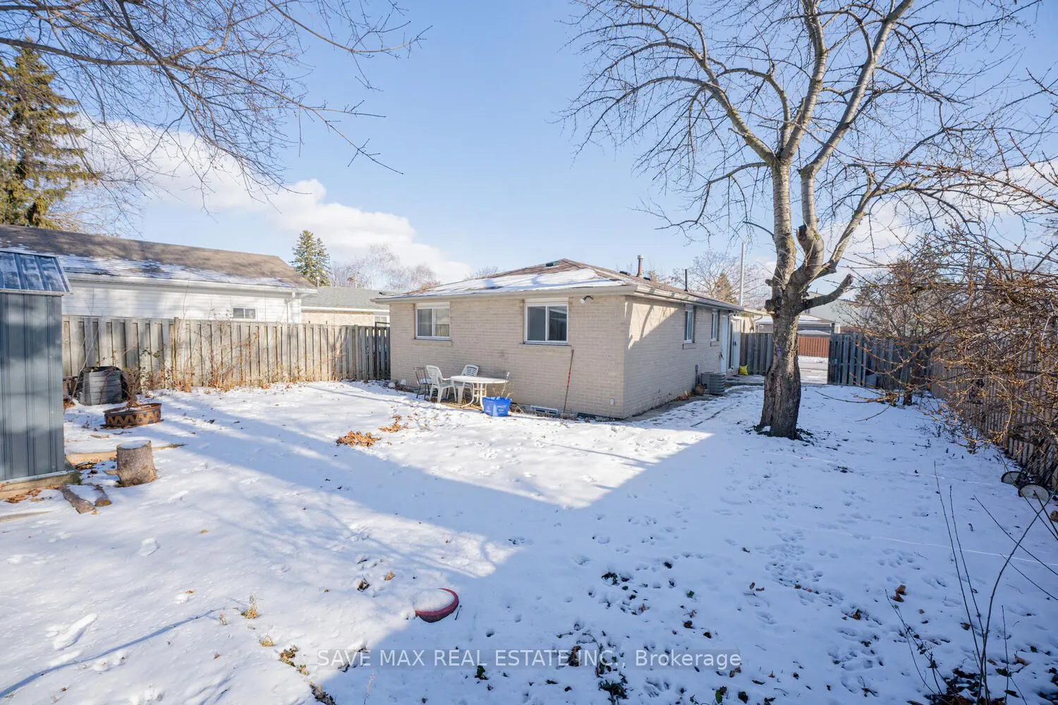 102 SUTHERLAND Avenue