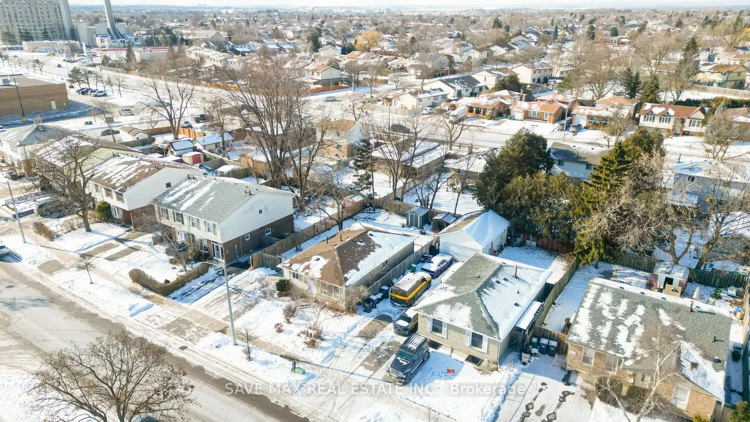 102 SUTHERLAND Avenue