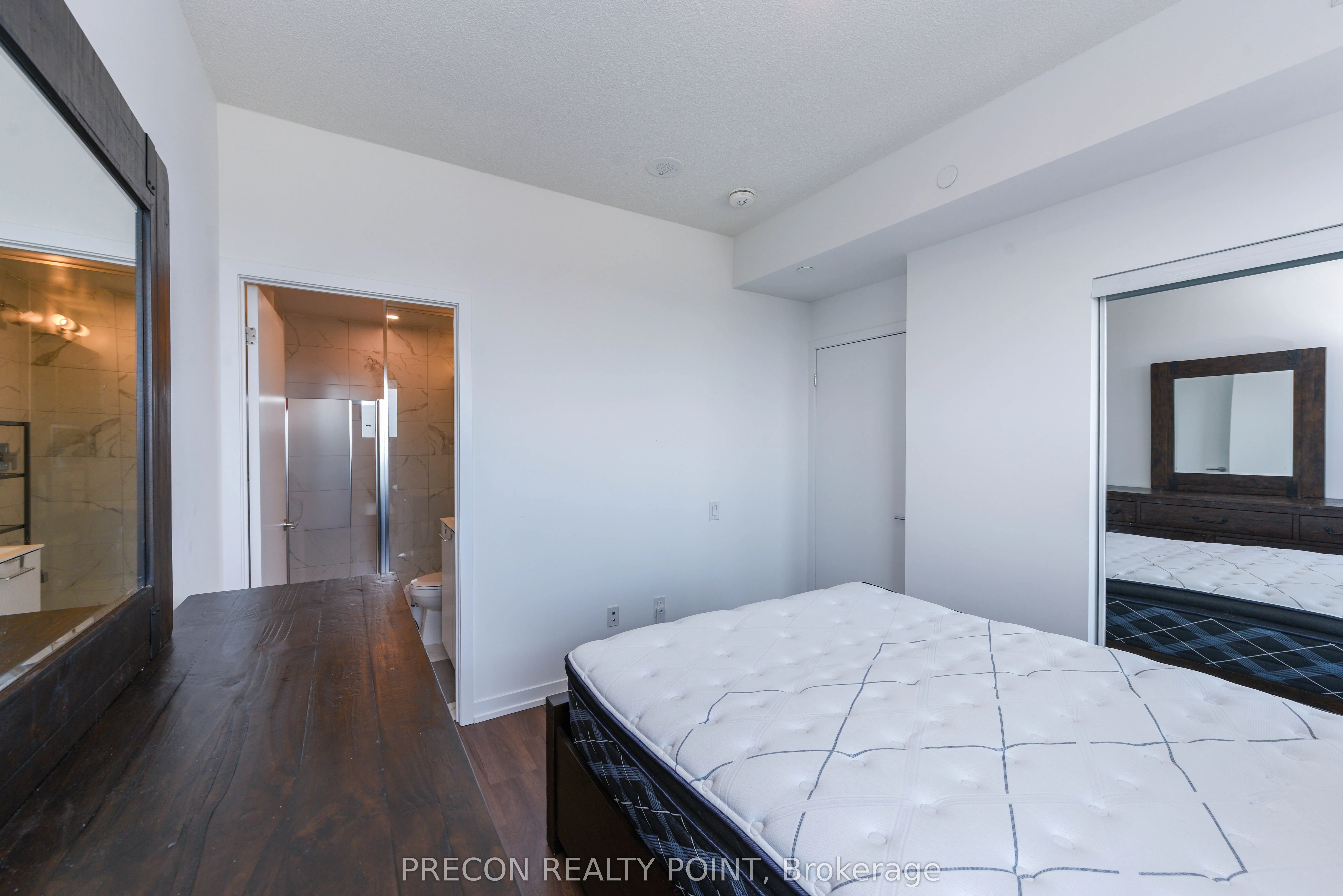 4065 Confederation Parkway, #4004