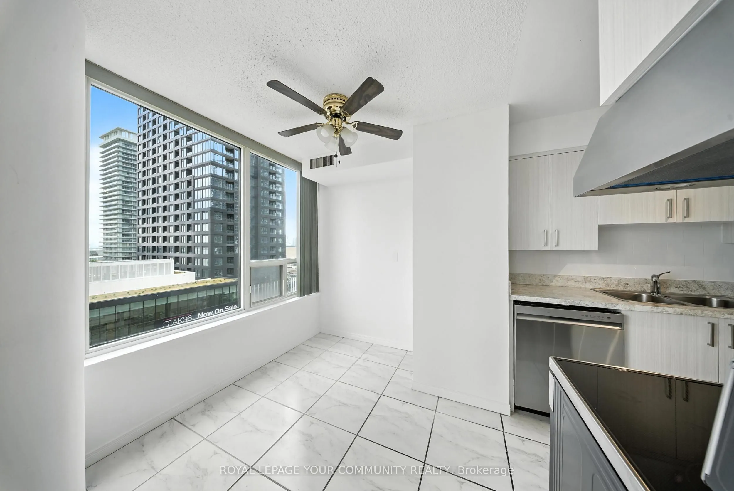 330 Rathburn Road W, #1404