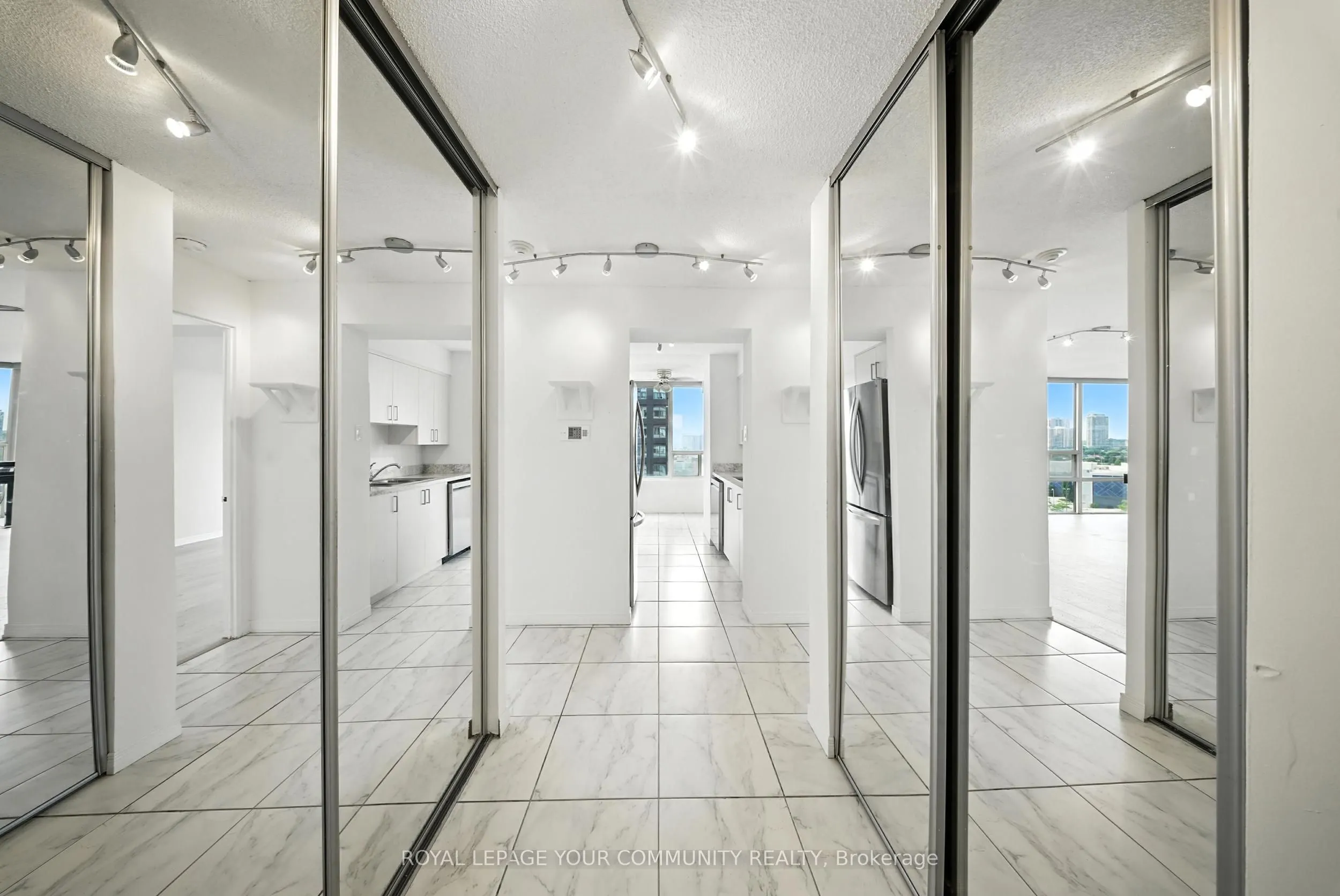330 Rathburn Road W, #1404