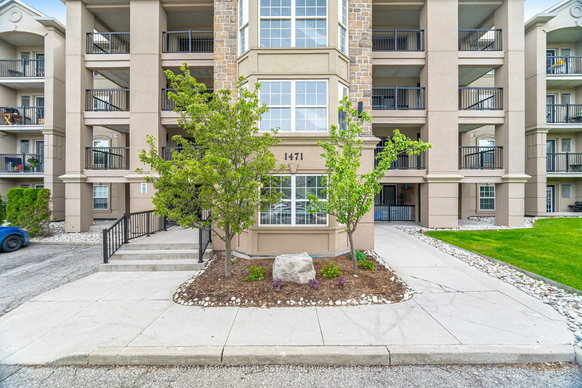 1471 Maple Avenue, #110