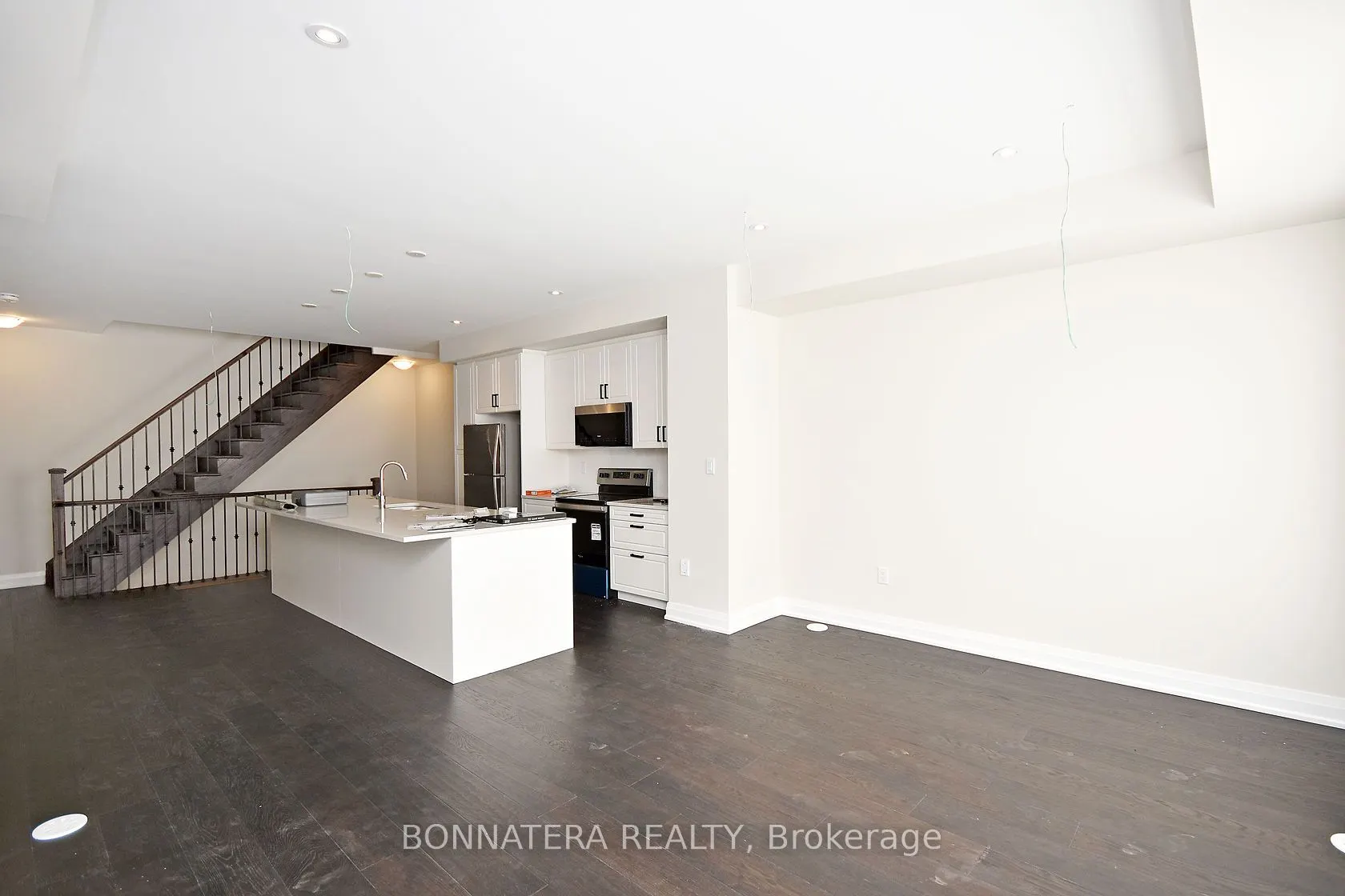 2461 Belt Lane