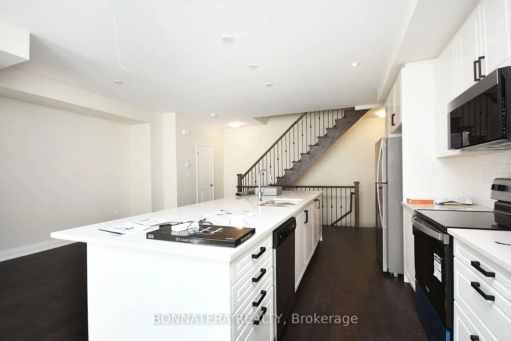 2461 Belt Lane
