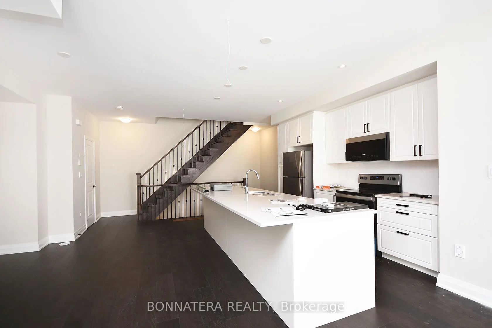 2461 Belt Lane