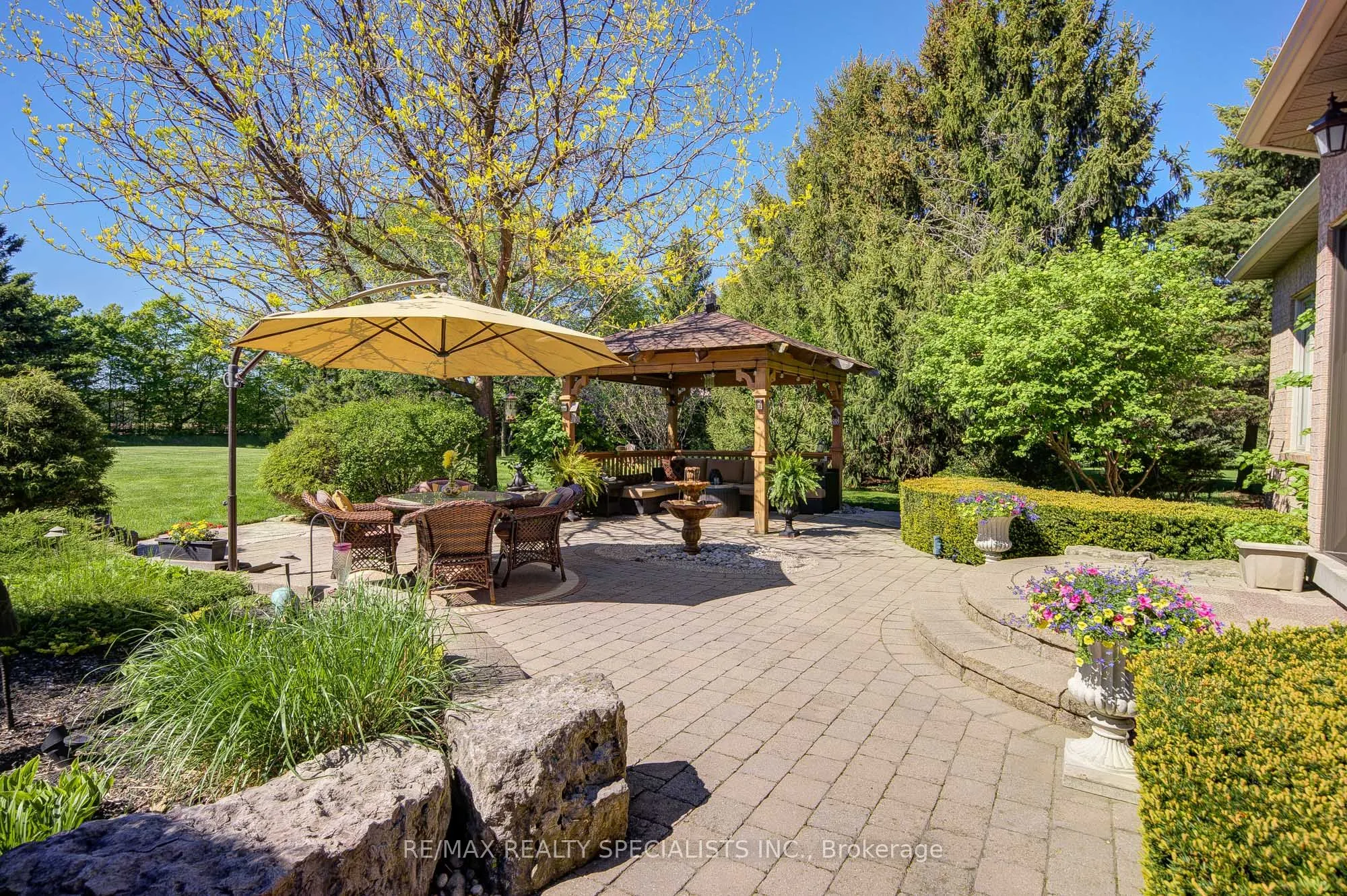 11 Bridlewood Boulevard