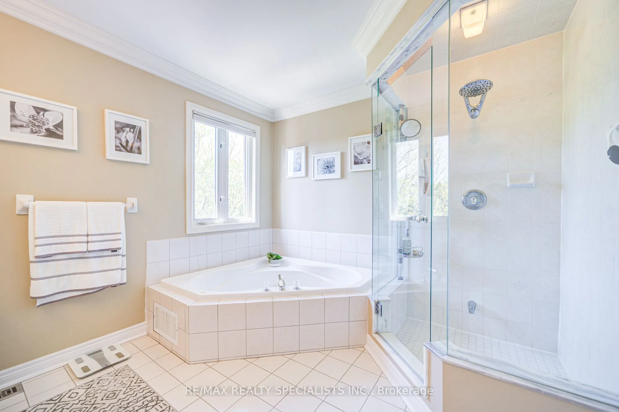 11 Bridlewood Boulevard