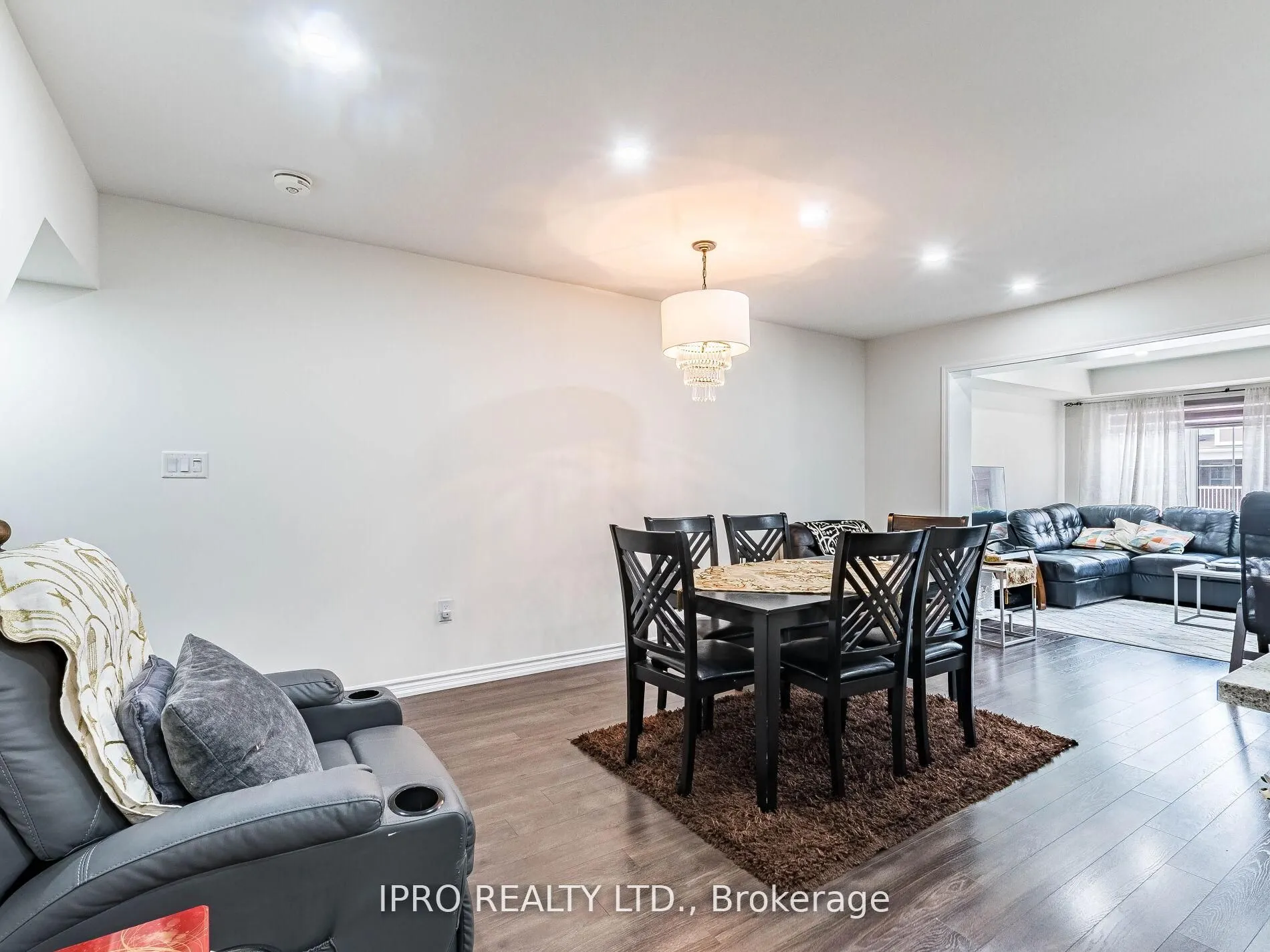 581 Allport Gate