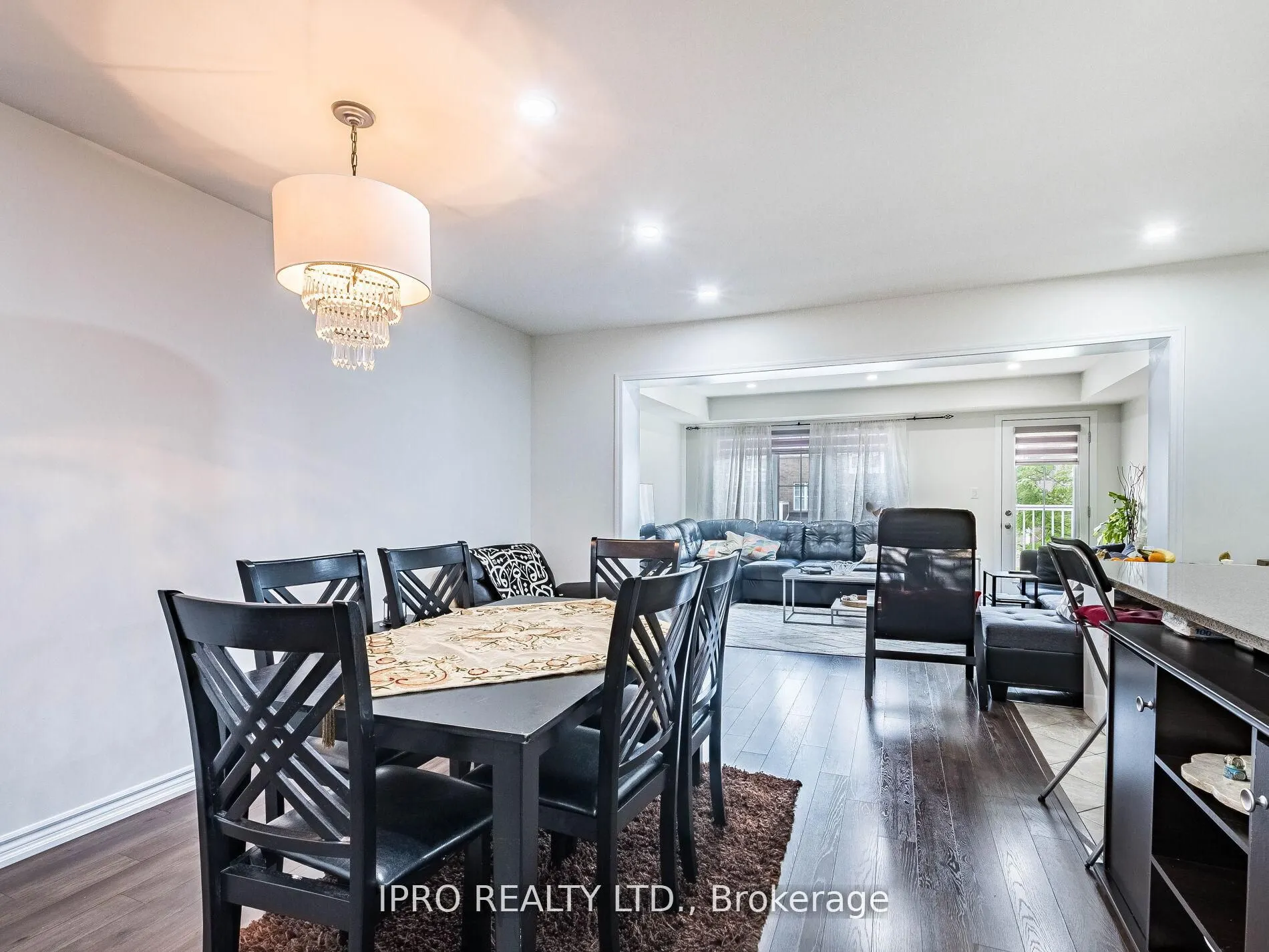 581 Allport Gate