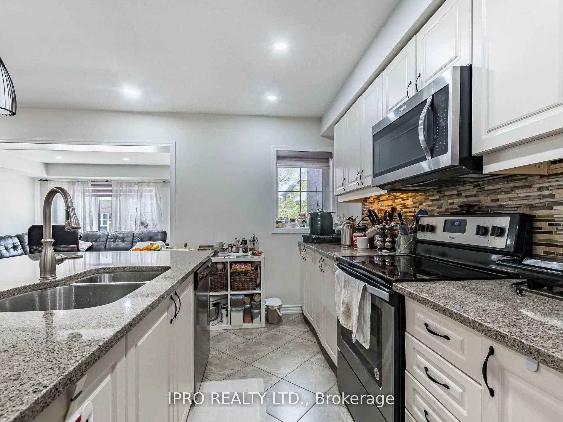 581 Allport Gate