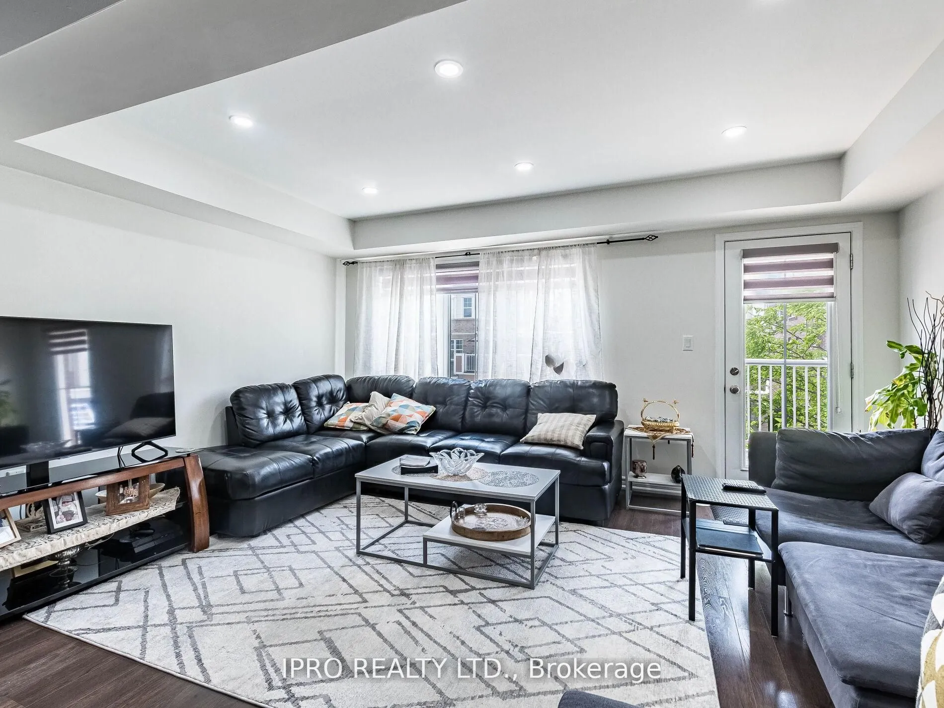 581 Allport Gate
