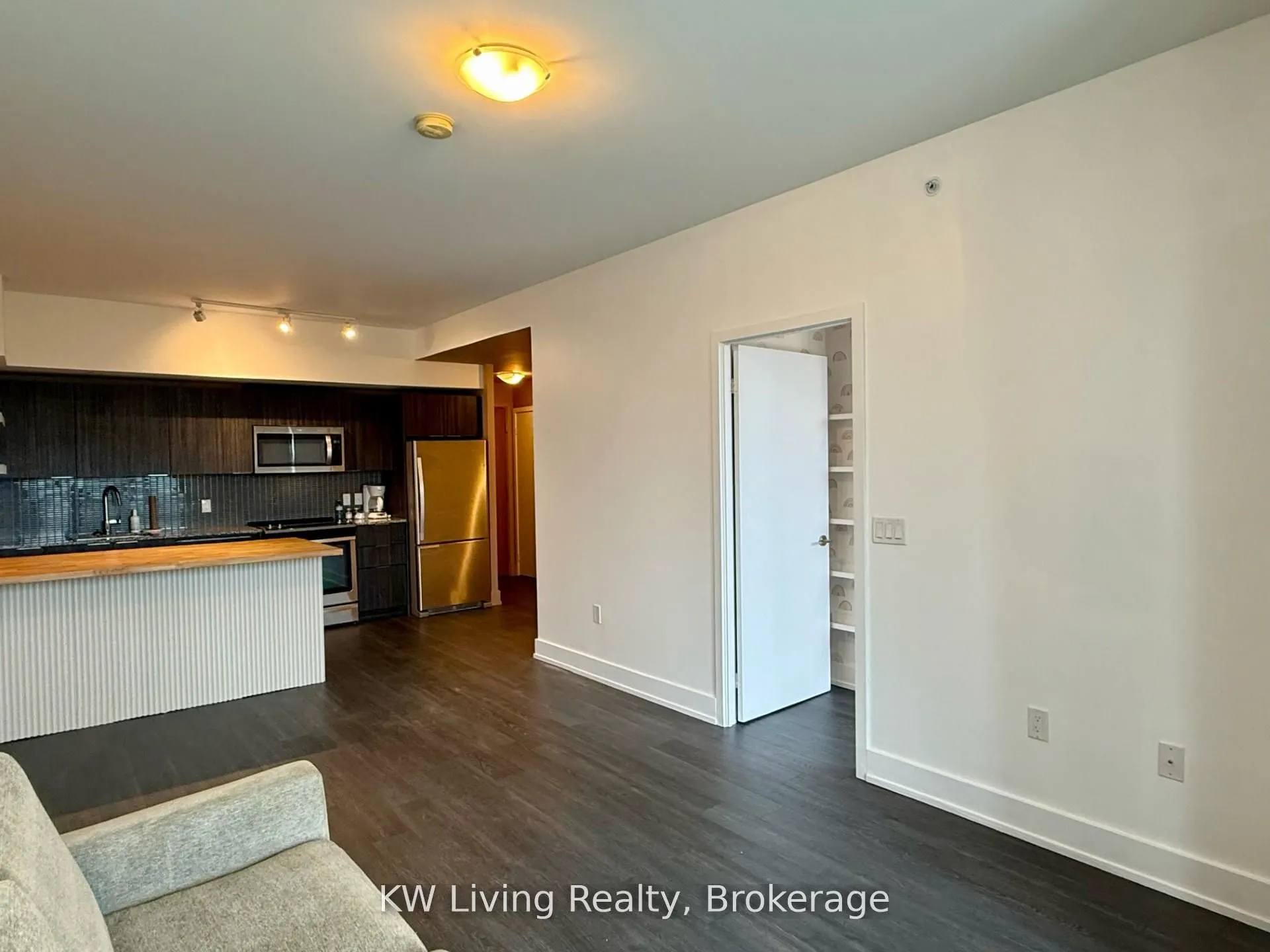 30 Shore Breeze Drive S, #428