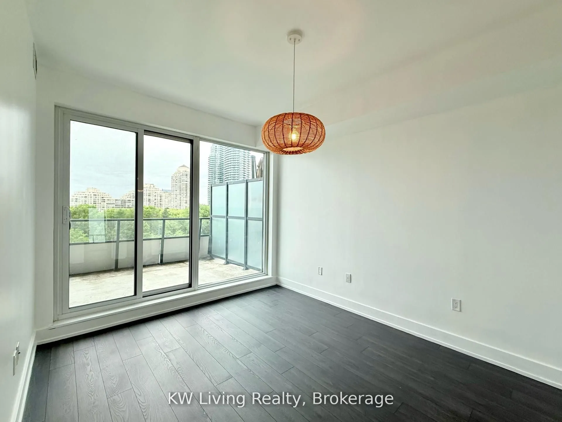 30 Shore Breeze Drive S, #428