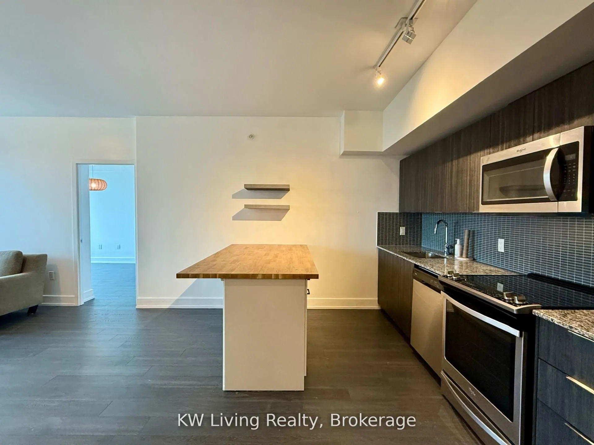 30 Shore Breeze Drive S, #428